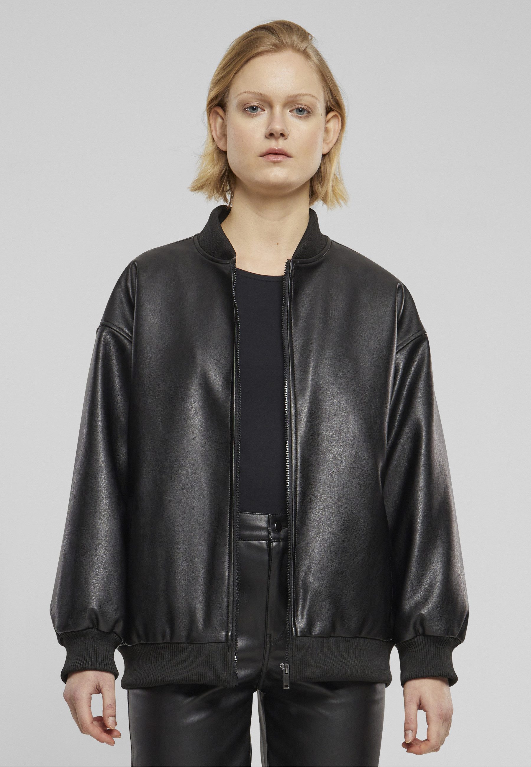 URBAN CLASSICS Ledermantel Urban Classics Ladies Synthetic Leather Bomber Jacket – Bild 3 von 5