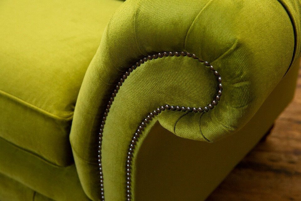 Xlmoebel Chesterfield-Sofa Dreisitzer Ledersofa mit Textilbezug Chesterfield Couch, 1 Teile, Hergestellt in Europa