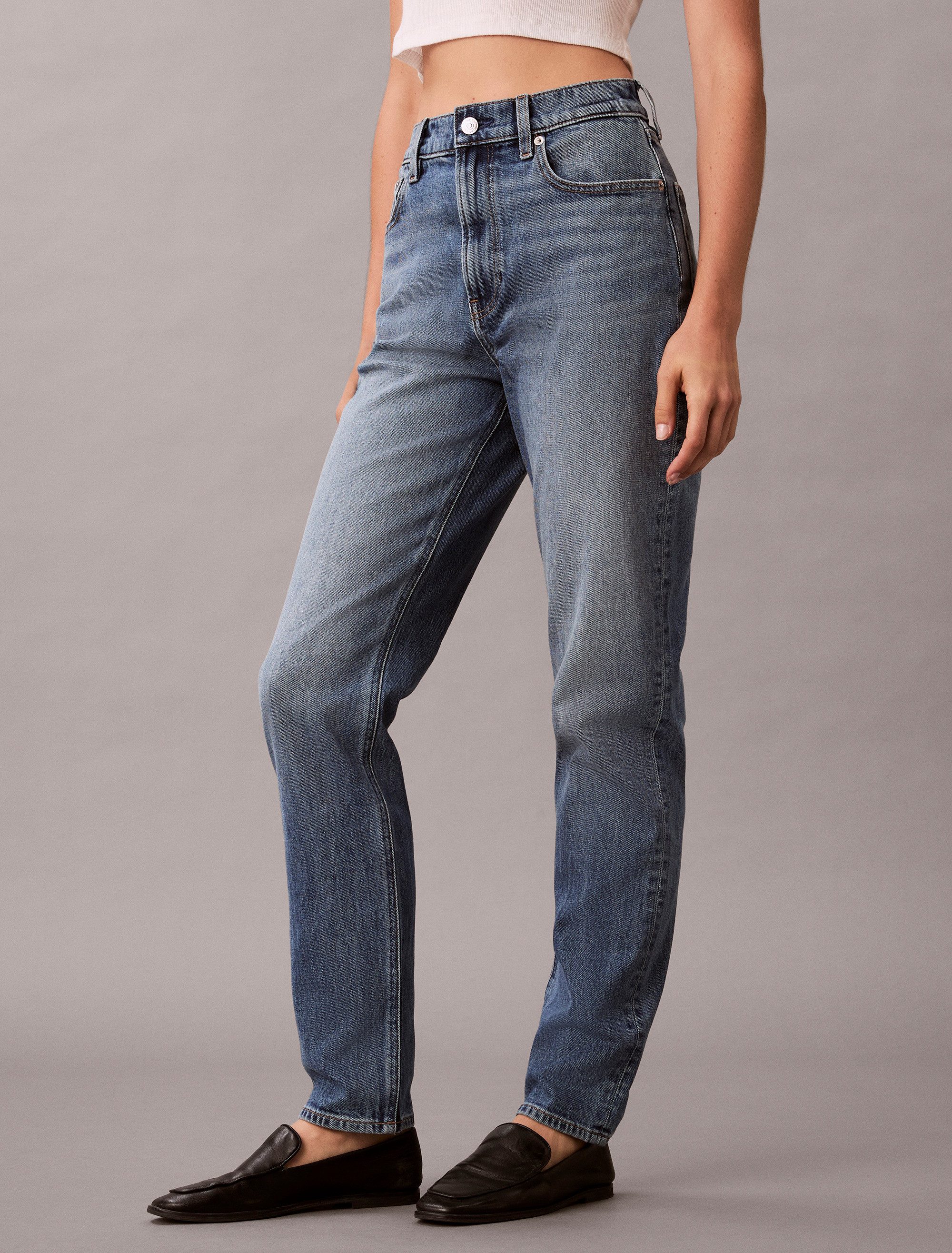 Calvin Klein Jeans Mom-Jeans NEW MOM JEAN mit Markenlabel am Bund