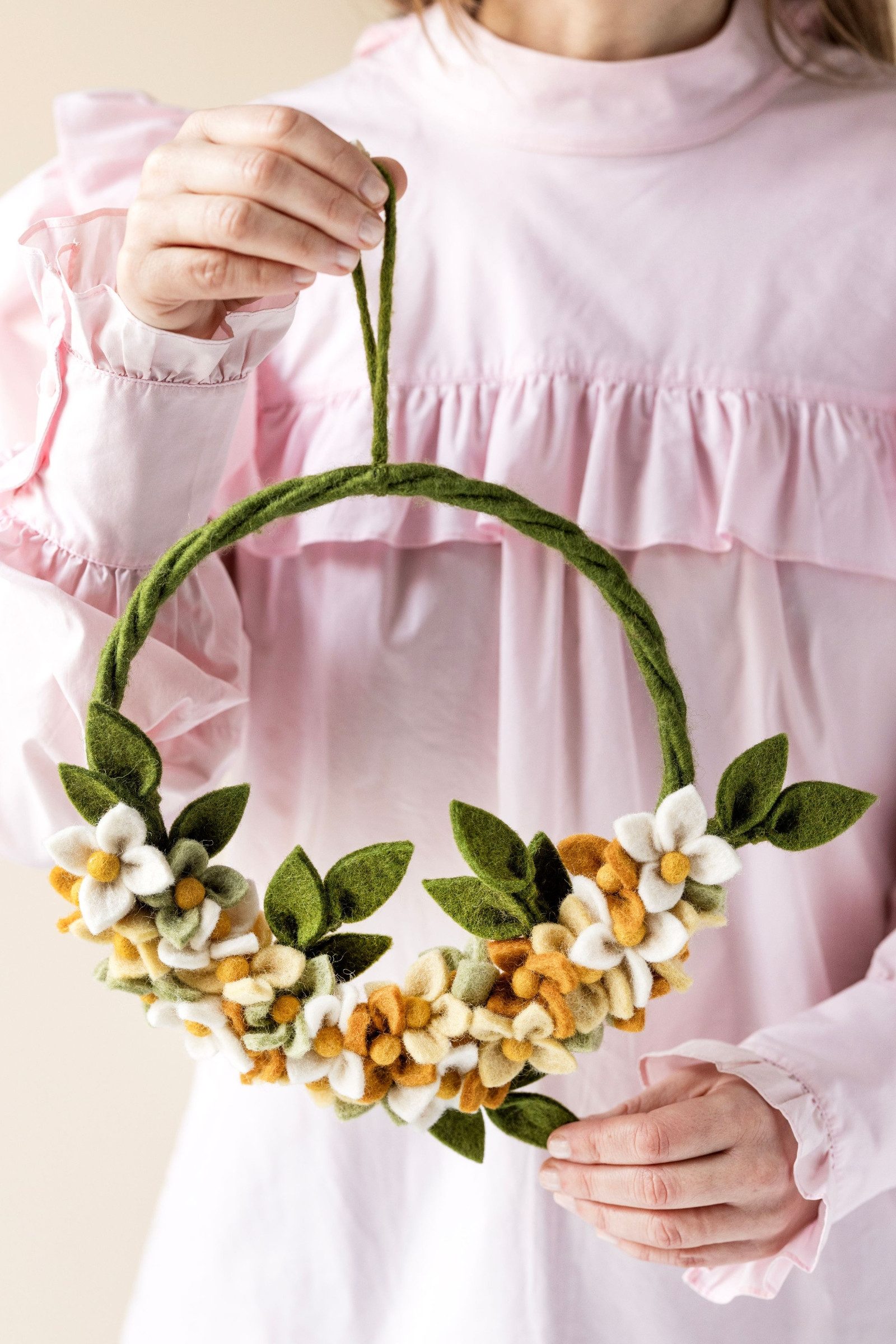 Gry & Sif Hängedekoration Filz-Dekokranz - BLÜTENTRAUM - grün