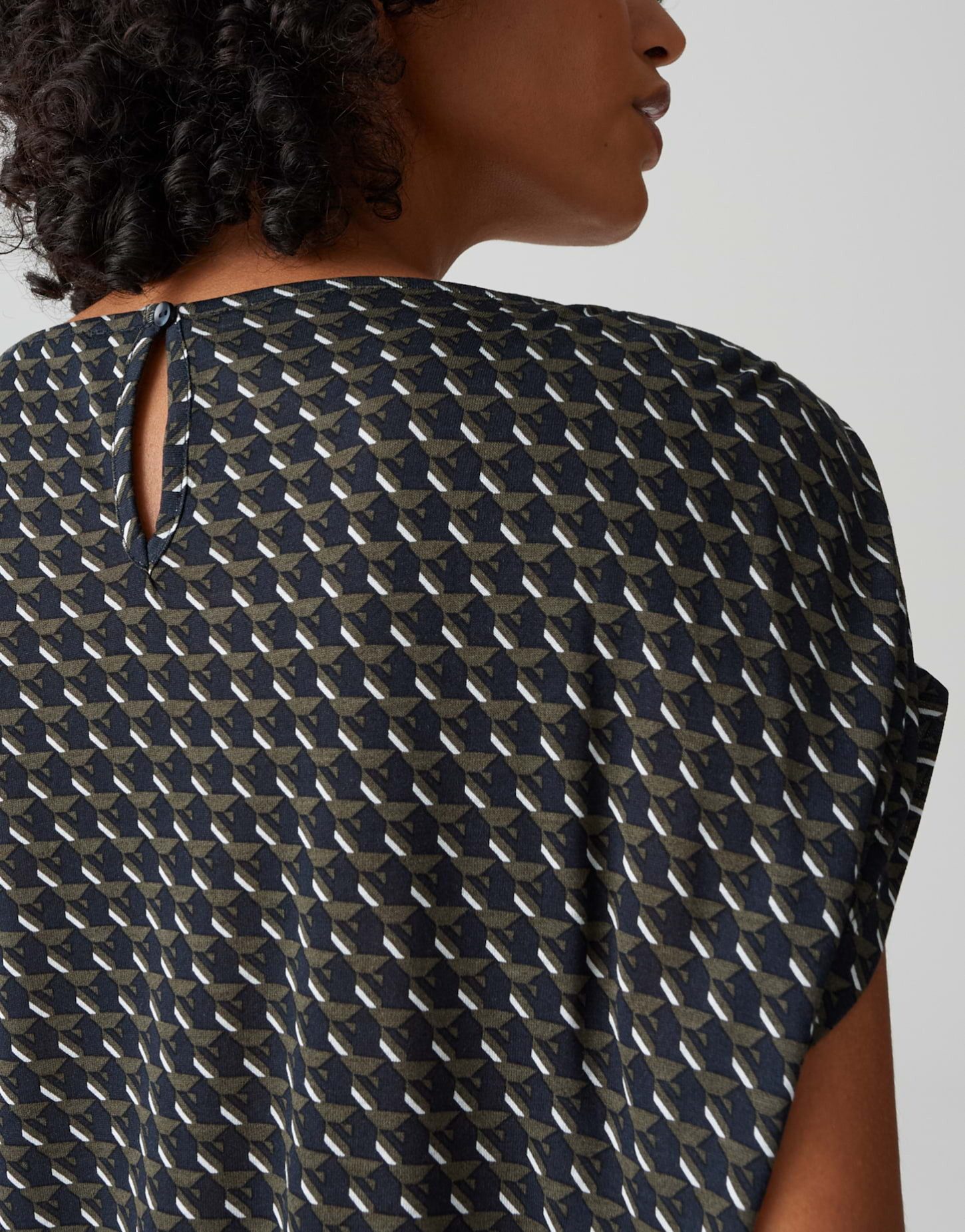 OPUS Print-Shirt SEKADI MINIMAL aus fließender Viskose