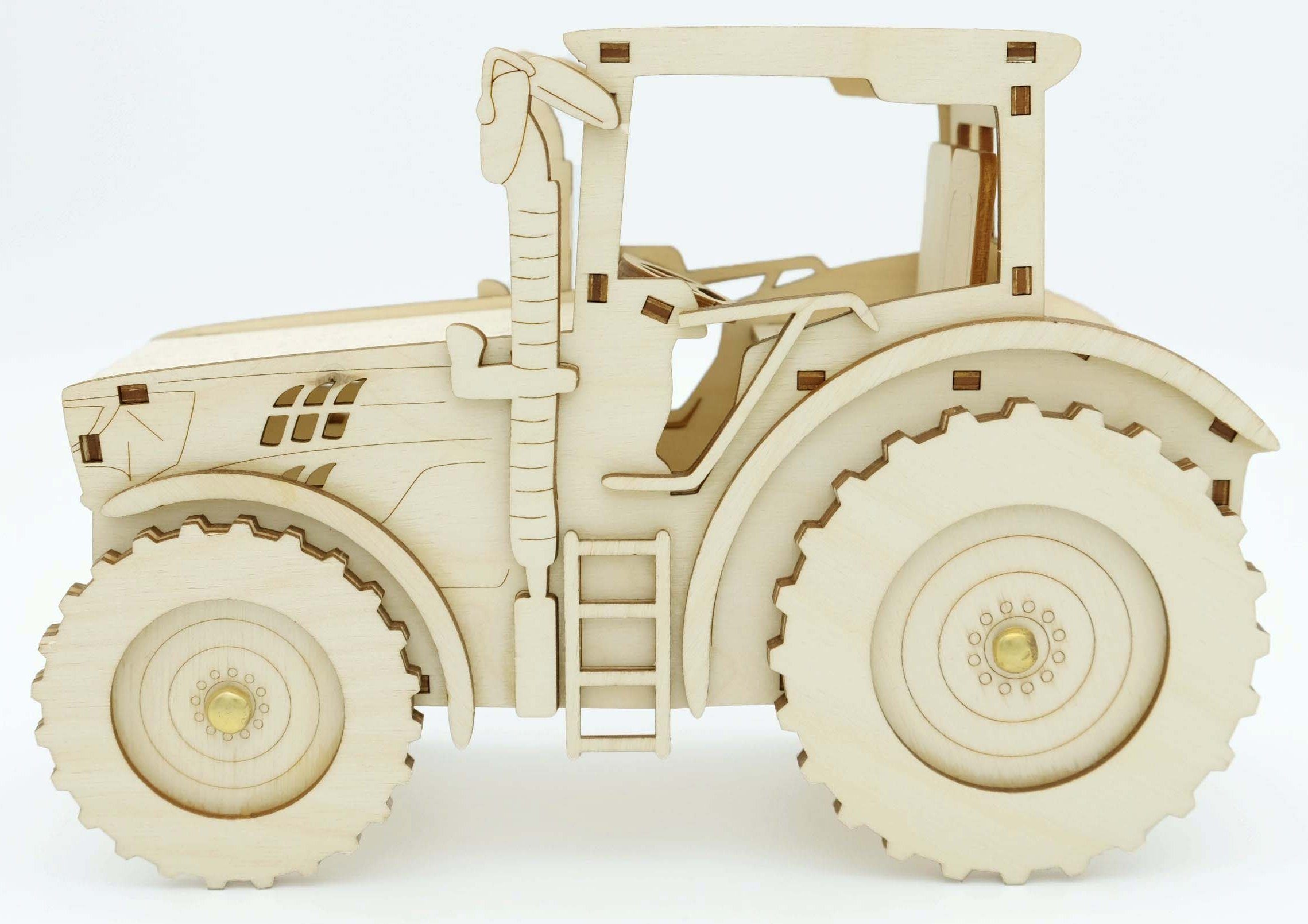 DeColibri Spielzeug-Traktor DIY Bastelset Basteln Kind Holz Auto Traktor Kindergeburtstag bemalen, (Bastelset), Made in Germany, aus Holz, bemalbar