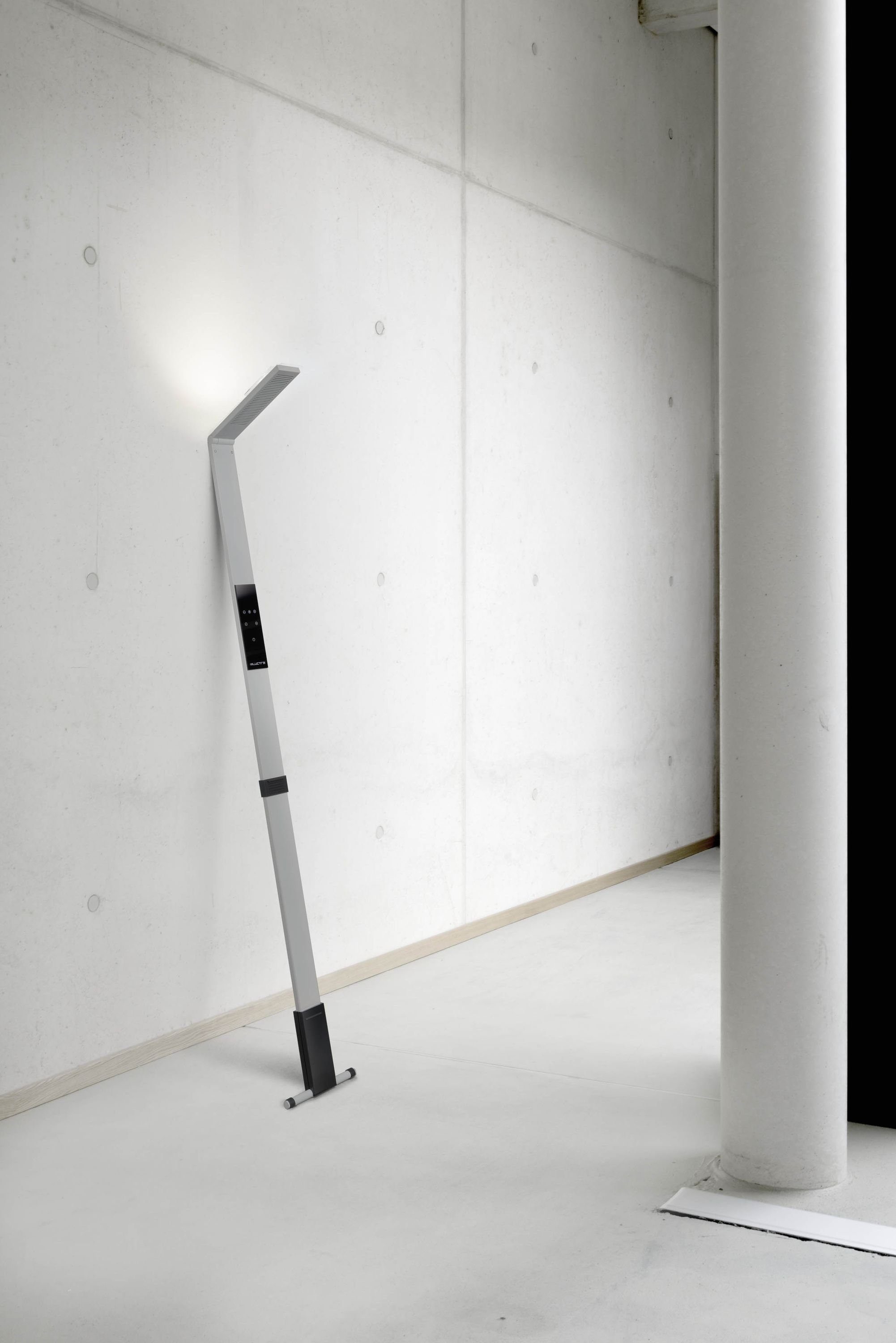 LUCTRA Stehlampe FLEX, Luctra silber Design Akku Stunden dimmbar, 25 LED Flex Laufzeit für Stehlampe