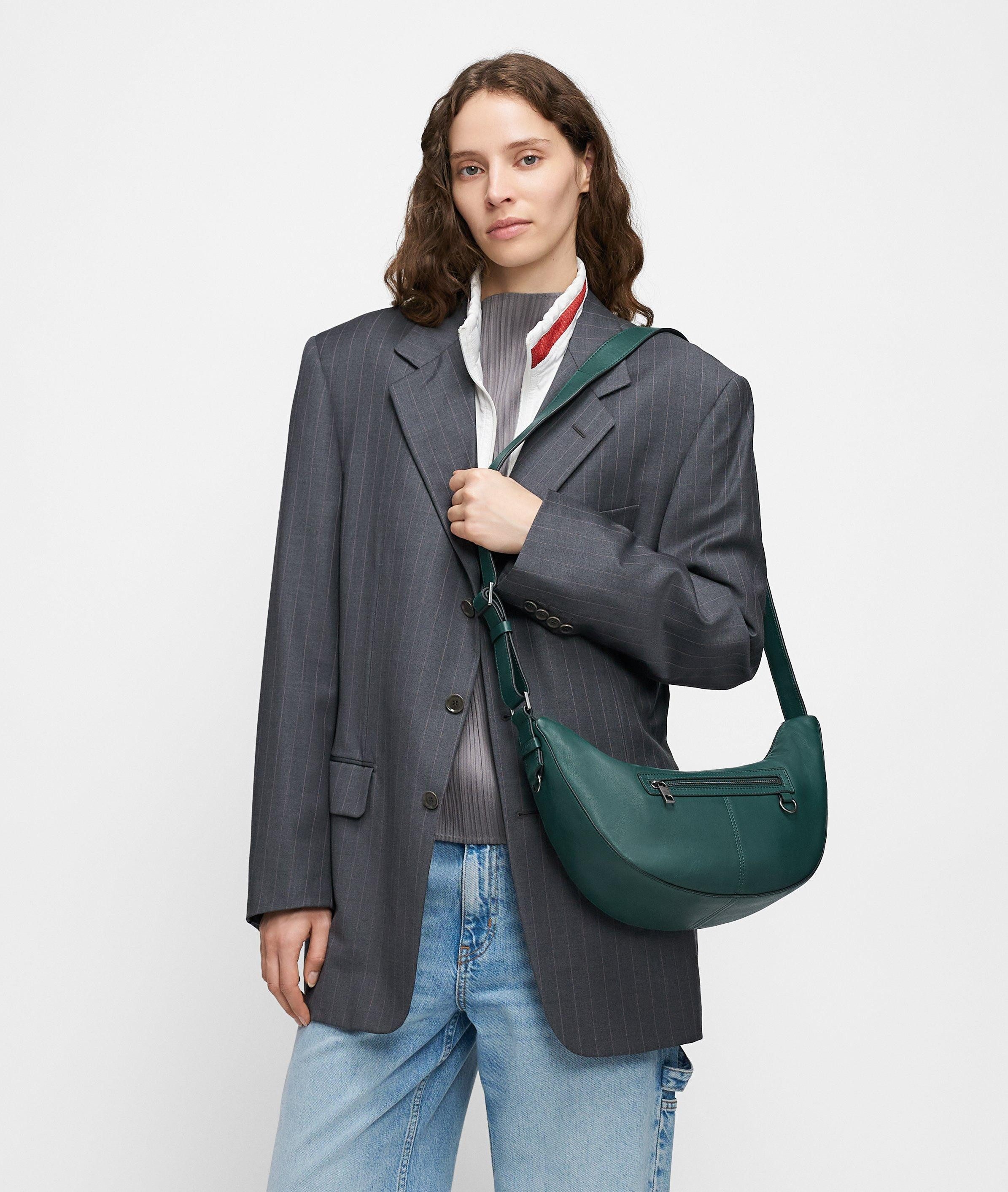 Liebeskind Berlin Schultertasche Hobo, Handliche Schultertasche aus Schafsleder