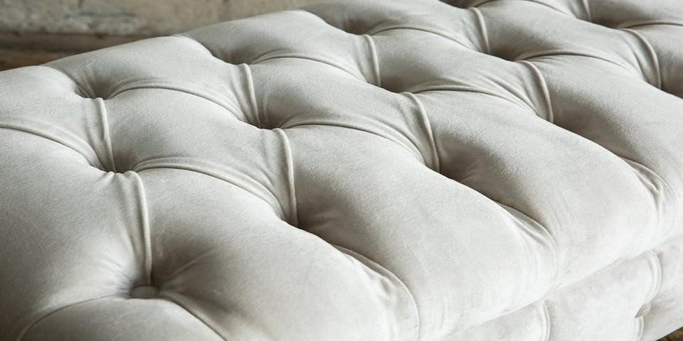 JVmoebel Bettbank Chesterfield Fußhocker aus hochwertigem Material im klassischen Design (Hocker), Made in Europa