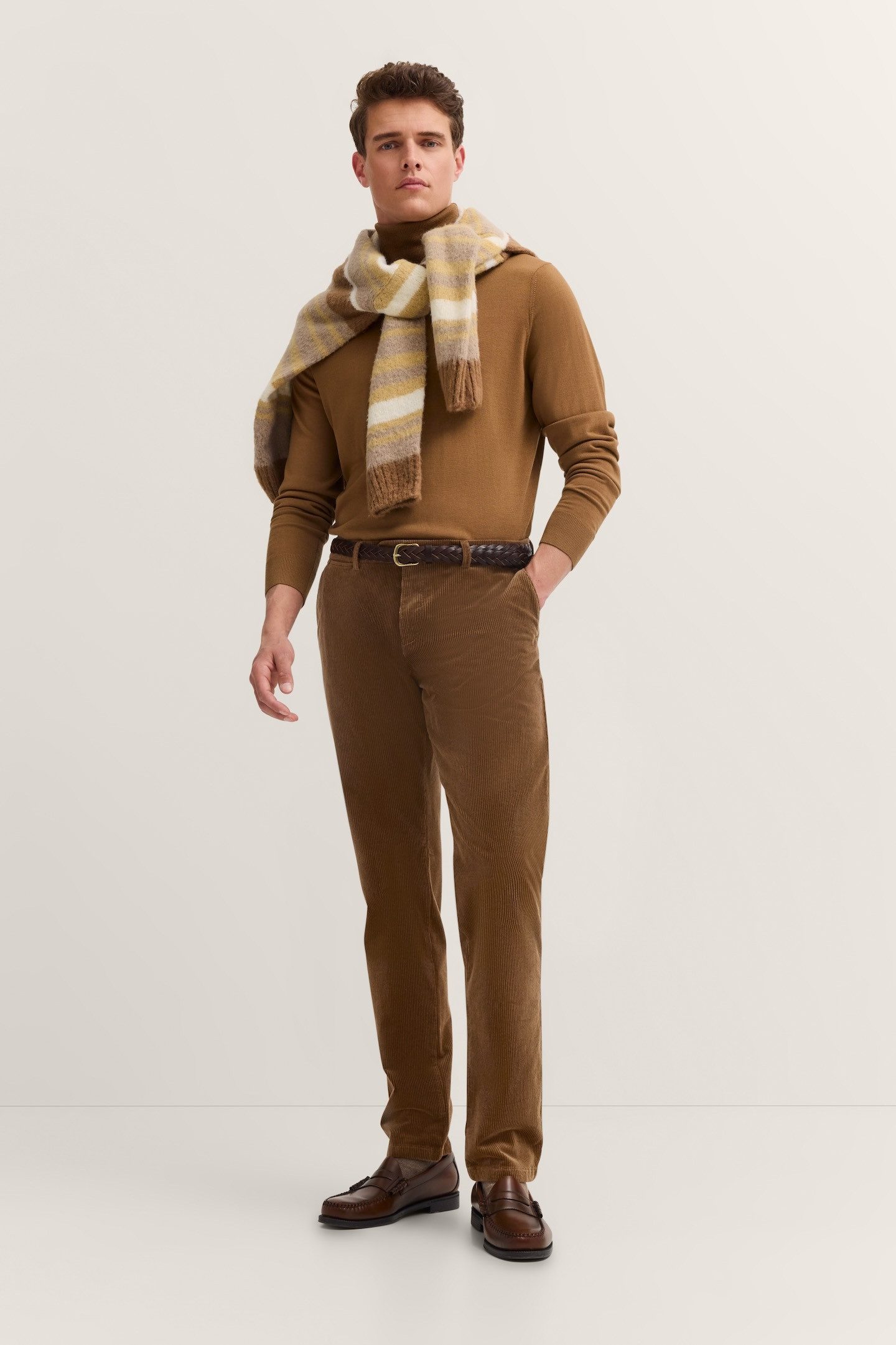 bugatti Cordhose Modern Fit mit Soft Touch & Stretch-Komfort – Bild 4 von 5