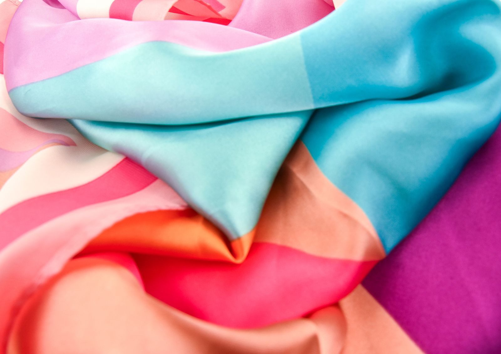 styleBREAKER Modetuch Geometrisches Nickituch im Colour Blocking Design, (1 günstig online kaufen