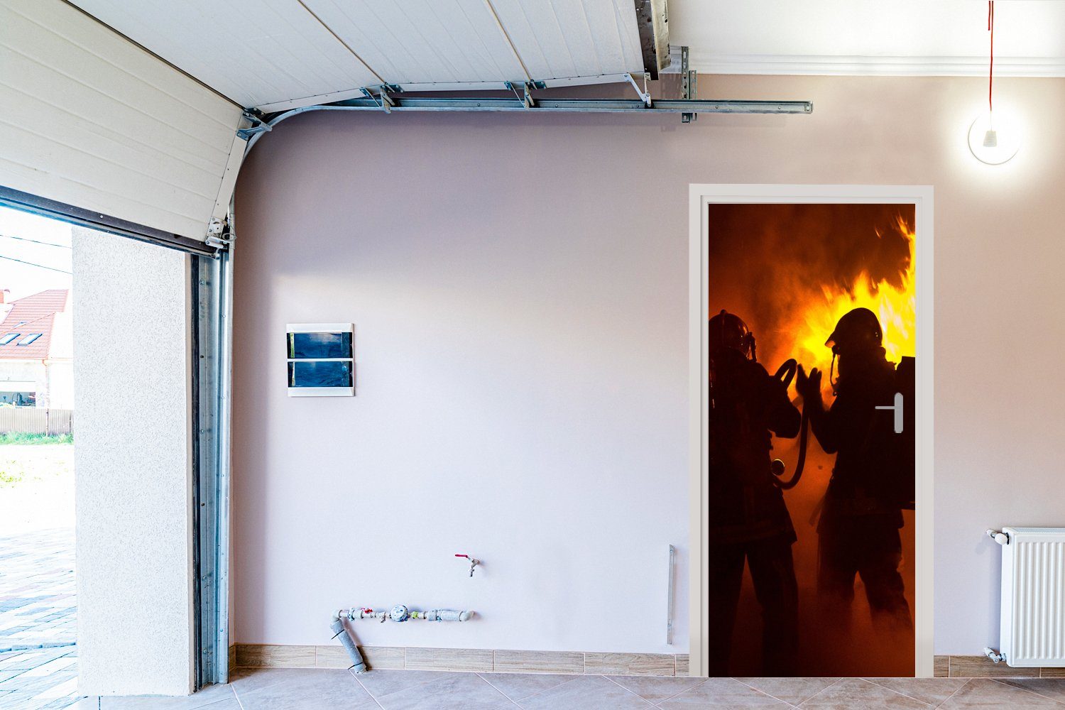 MuchoWow Türtapete Silhouetten von Feuerwehrleuten, Türaufkleber, (1 Tür, St), cm bedruckt, Fototapete Matt, für 75x205