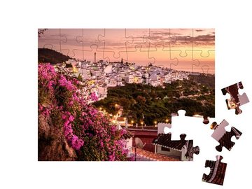 puzzleYOU Puzzle Stadt Frigiliana bei Sonnenuntergang, Spanien, 48 Puzzleteile, puzzleYOU-Kollektionen Spanien