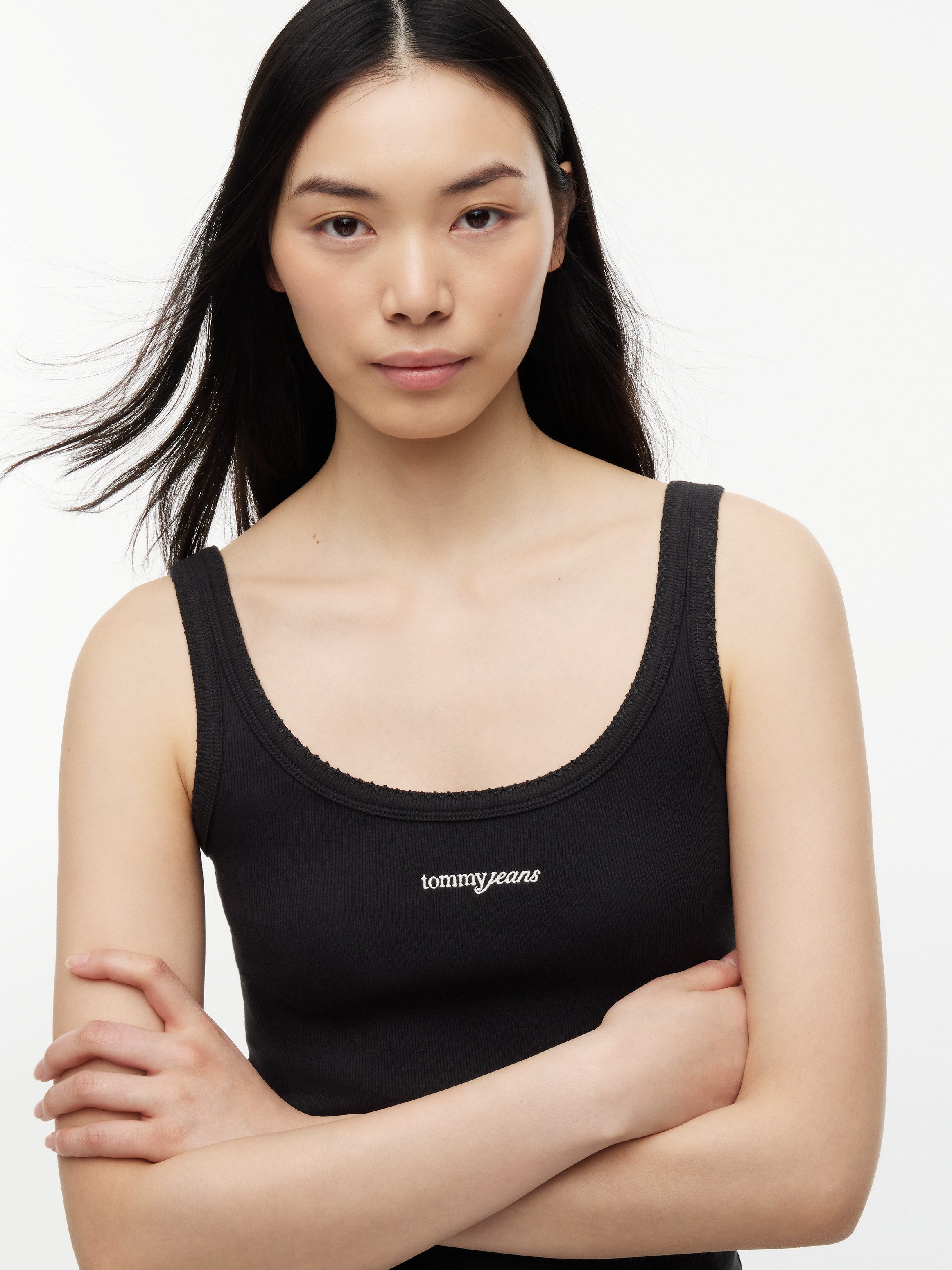 Tommy Jeans Trägertop TJW SLIM SCRIPT RIB TANK Baumwollmischung, slim fit, in gerippter Struktur, Logoschriftzug