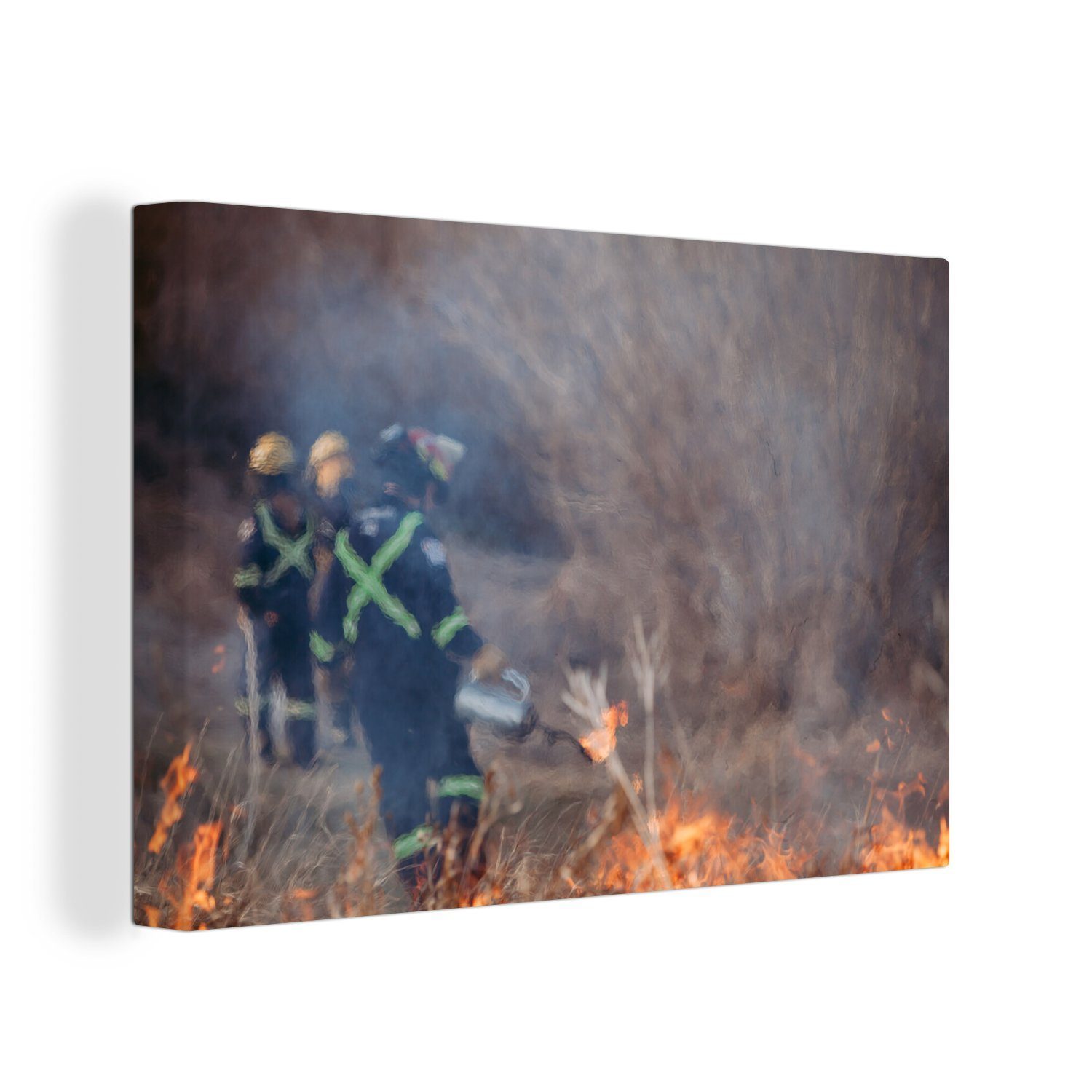 OneMillionCanvasses® Leinwandbild Ein Feuerwehrmann löscht ein Feuer, das während einer Hitzewelle, (1 St), Wandbild Leinwandbilder, Aufhängefertig, Wanddeko, 30x20 cm