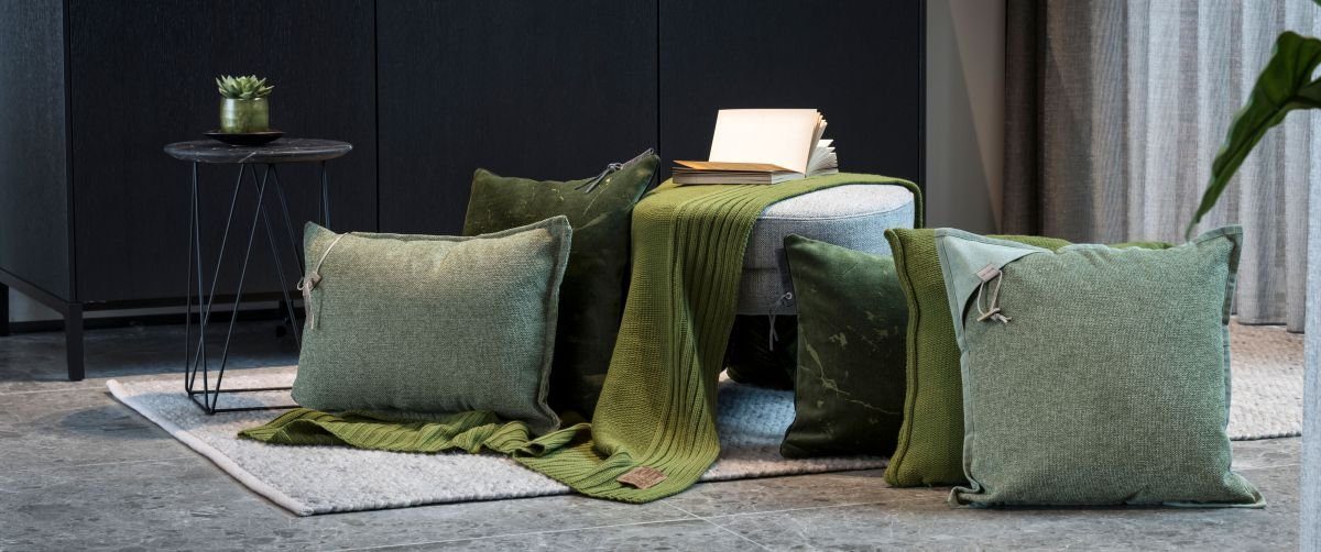 Knit Factory Dekokissen Knit Factory Hope Kissen 50x50 cm Glatt Gelb, Dekokissen Couch kissen Sofa Kissen
