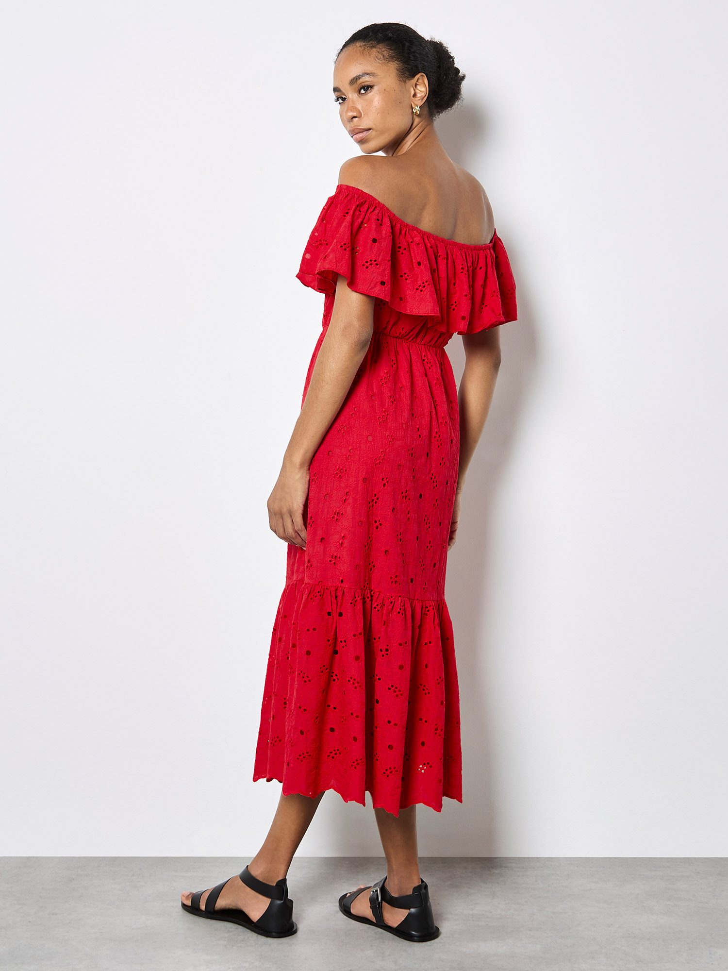 Apricot Maxikleid Broderie-Maxi-Kleid mit Bardotausschnitt – Bild 4 von 5