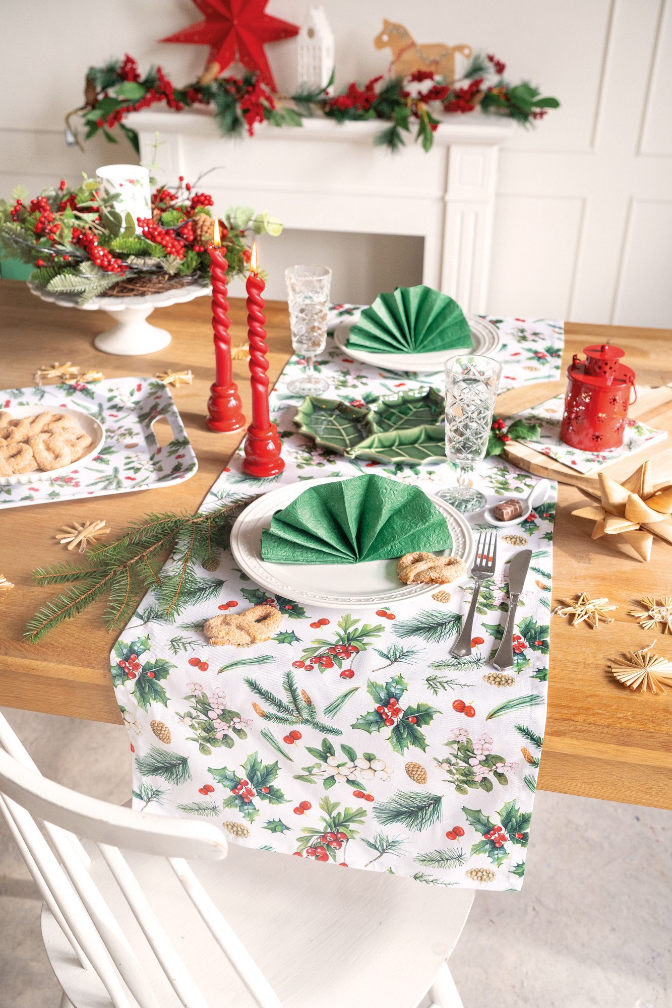 Ambiente® Tischläufer Winter greenery (1-tlg, 1-teilig), Tischläufer Tischdecke ca.40x150cm Baumwolle