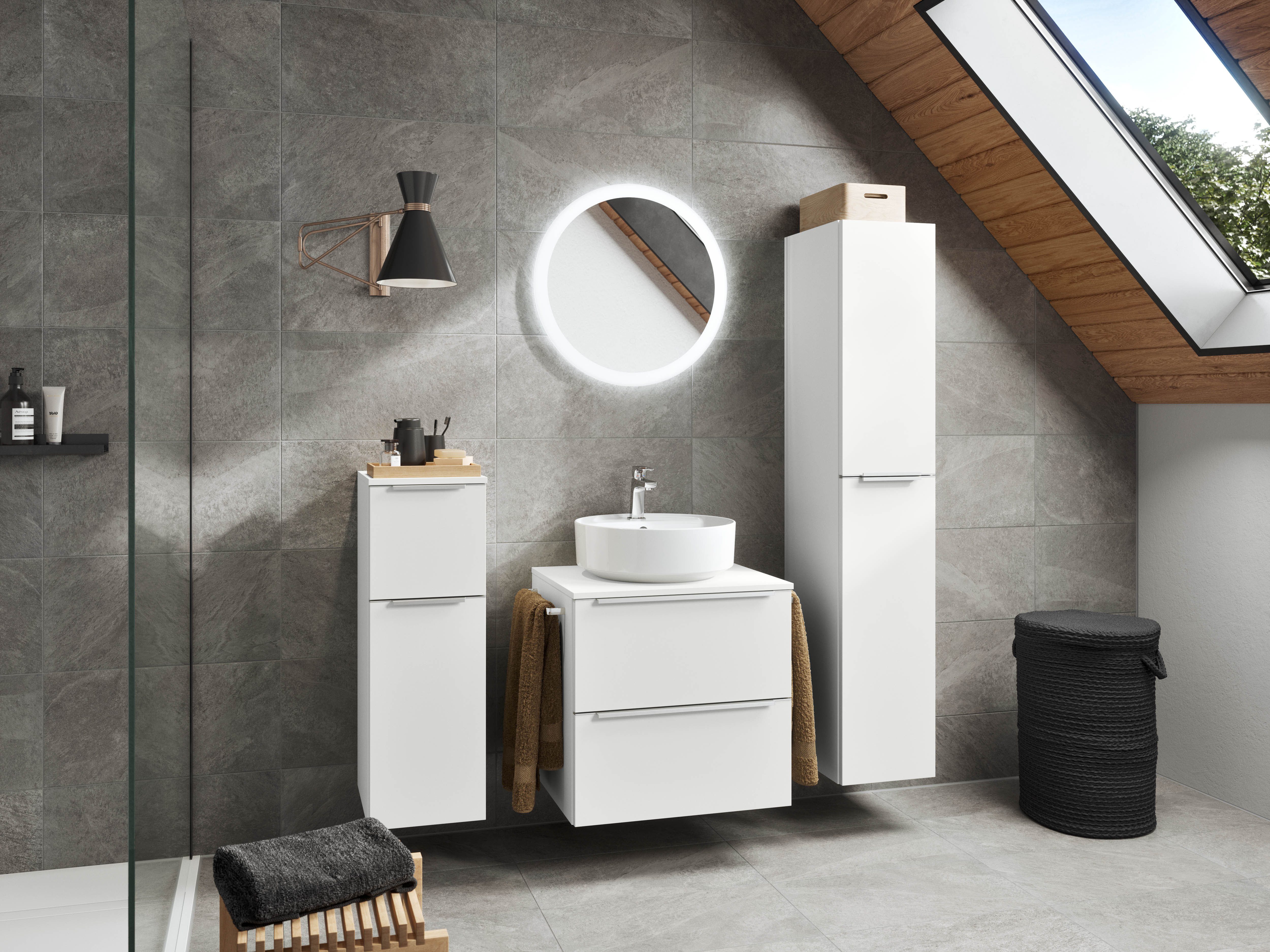 nobilia® Badmöbel-Set Alvene, (4-St., vormontiert, mit Soft-Close), inkl. Spiegel mit Touch-Sensor, in vier Breiten