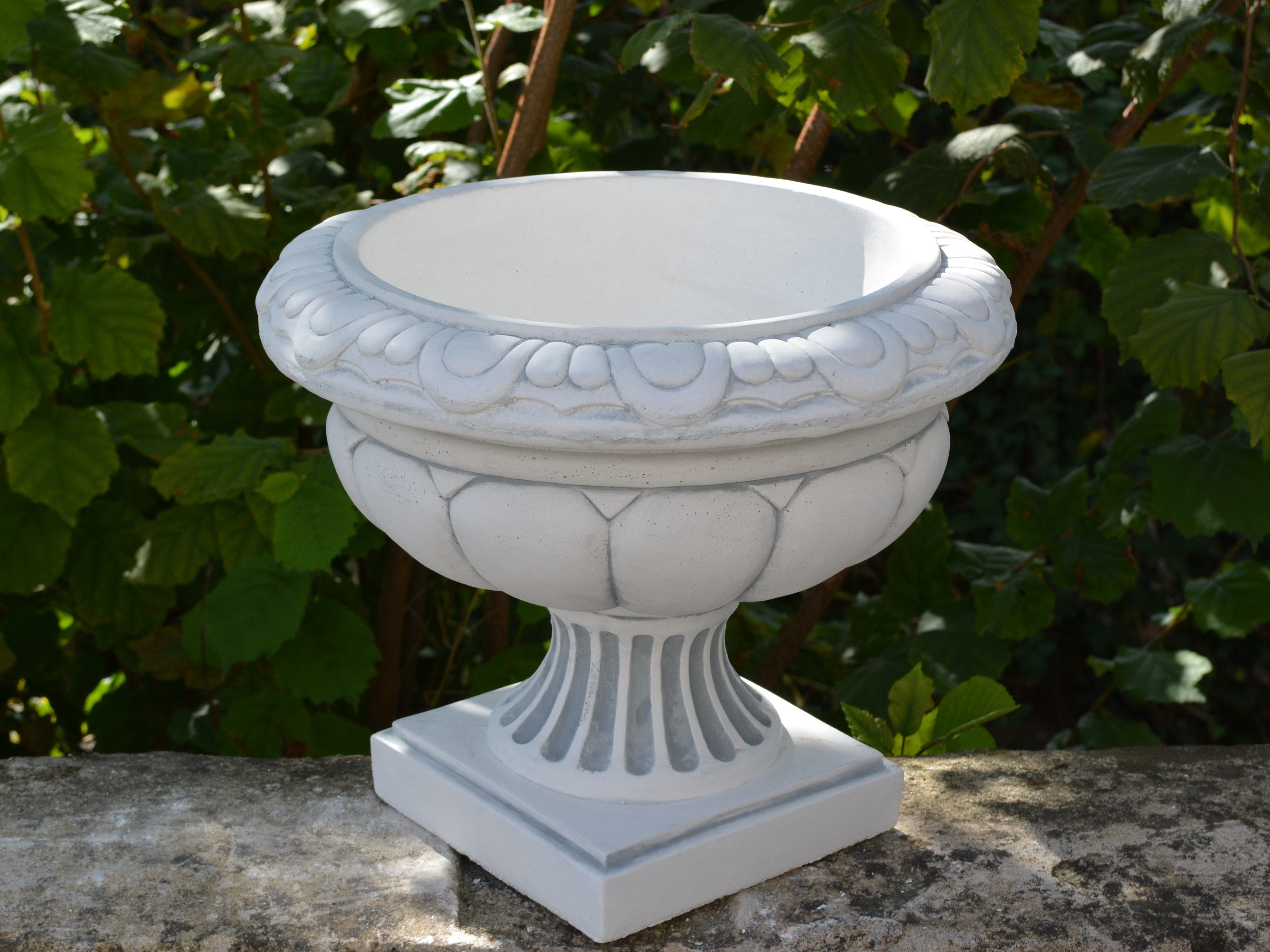 gartendekoparadies.de Pflanzschale Imposante Steinvase griechisches Pflanzgefäß, H. 32 cm, 6 Liter, 18 kg, Frostsicher
