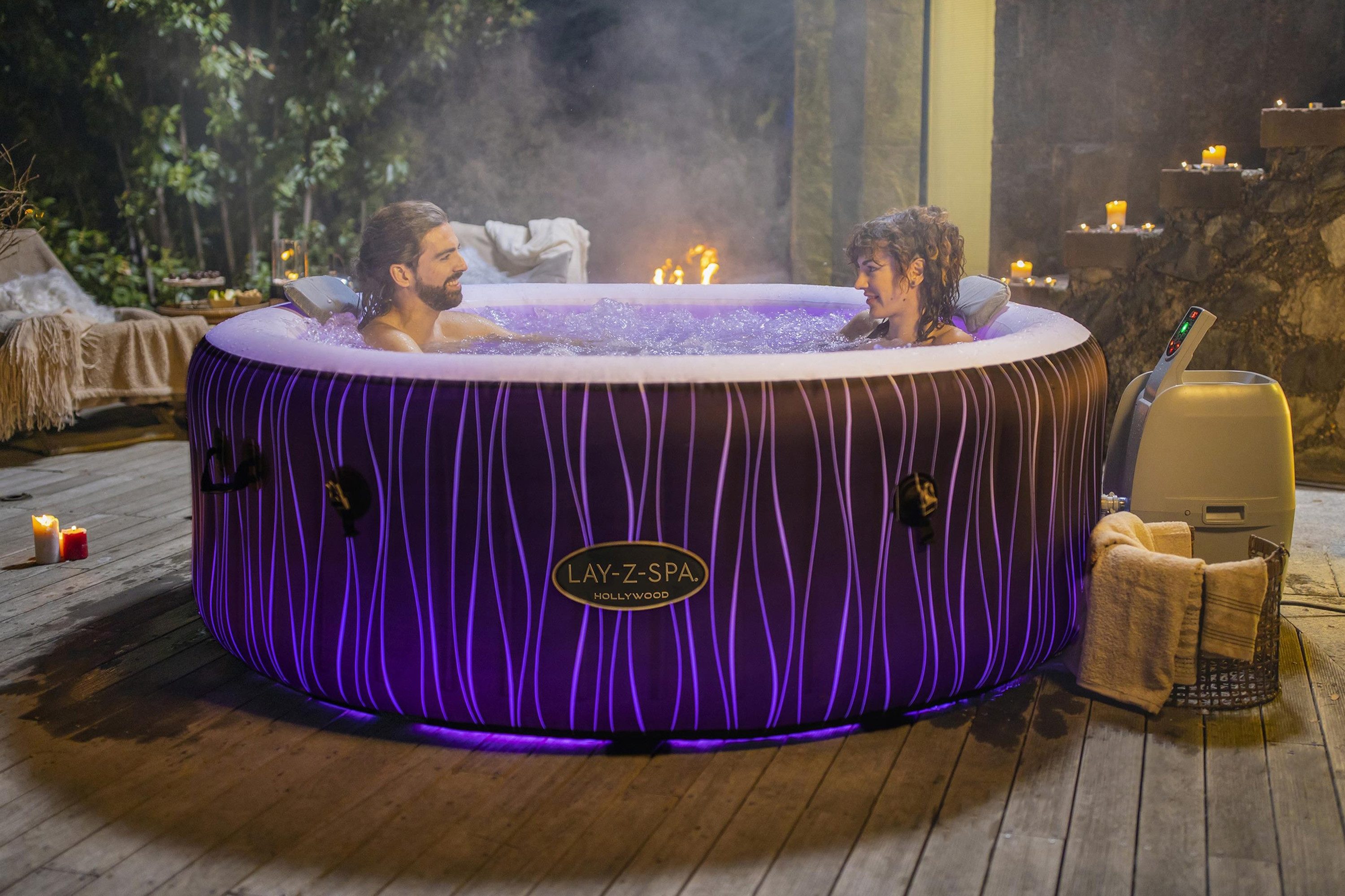 Bestway Whirlpool LAY-Z-SPA® Hollywood AirJet™, (Set, Inkl. LED-Beleuchtung, für max. 6 Personen), Ø 196 x 66 cm