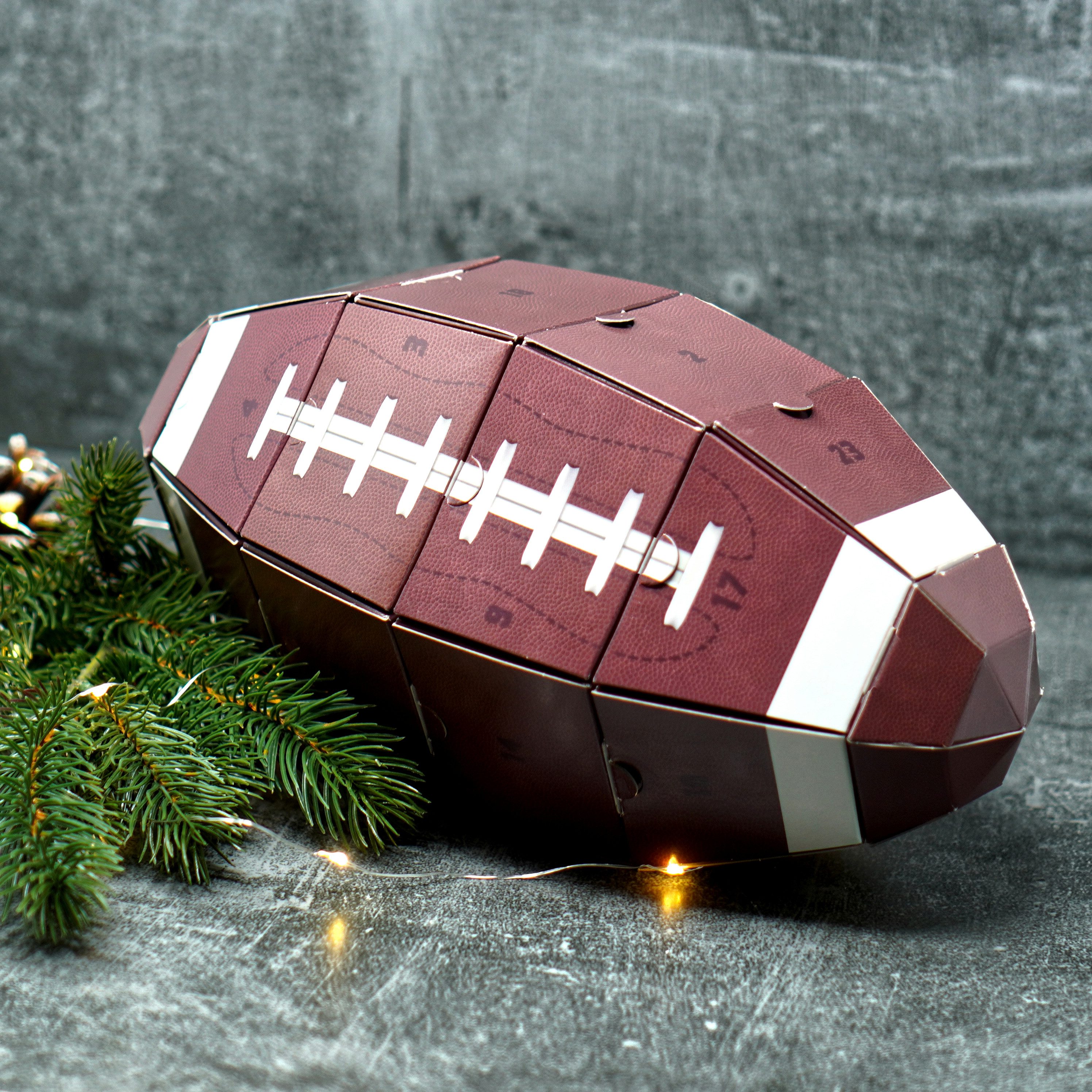 40YARDS Adventskalender American Football 2025 in 3D Football Form zum Basteln & Befüllen (1-tlg), Adventskalender mit 24 Türchen zum Selbst Zusammenbau und Befüllen