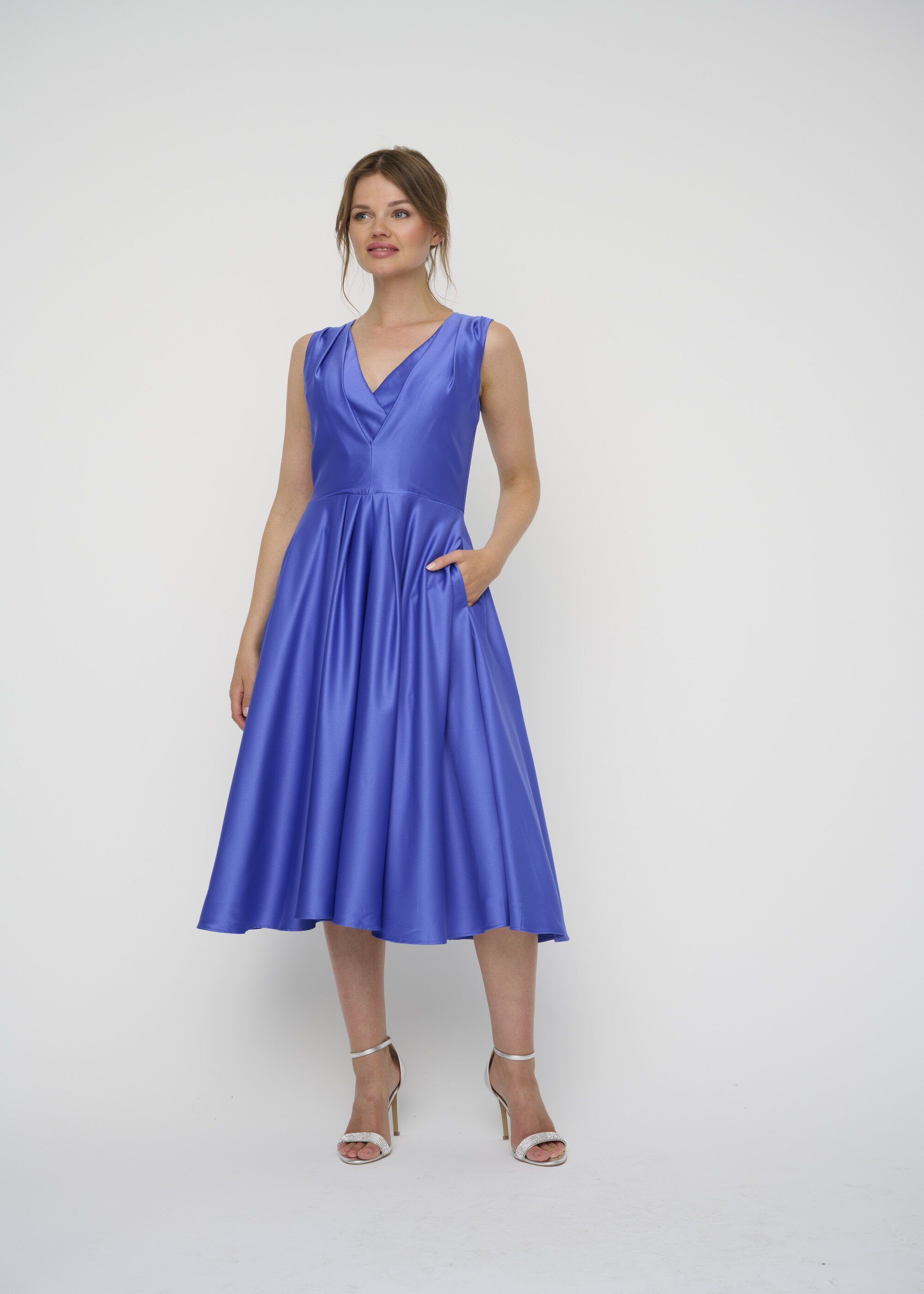 Kleo Abendkleid (1-tlg) Elegant schimmernder Satinstoff günstig online kaufen