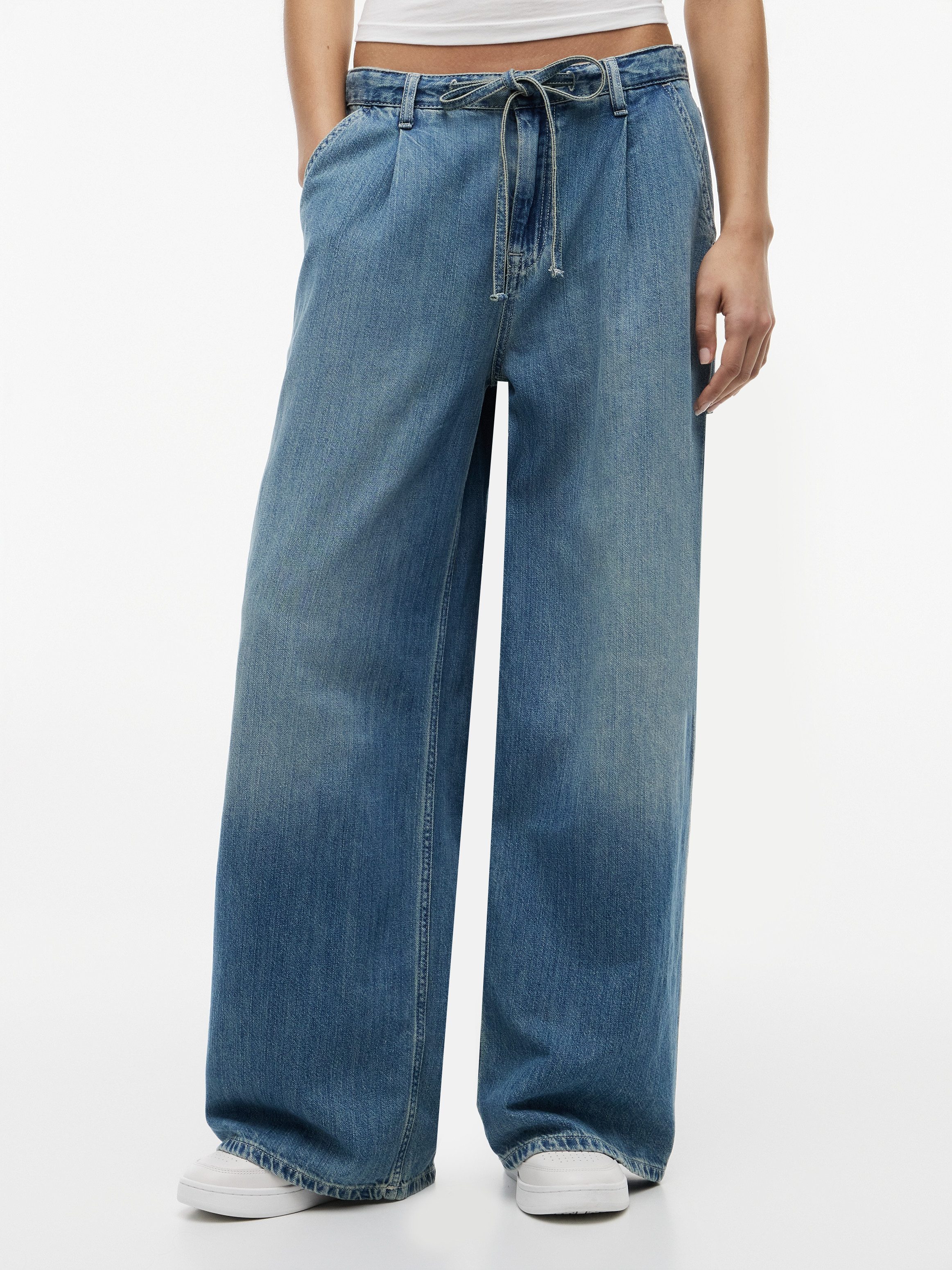 Tommy Jeans Loose-fit-Jeans CHARLIE MR LOOSE W Denim mit Leinen, loose fit, teil-elastisches Bündchen