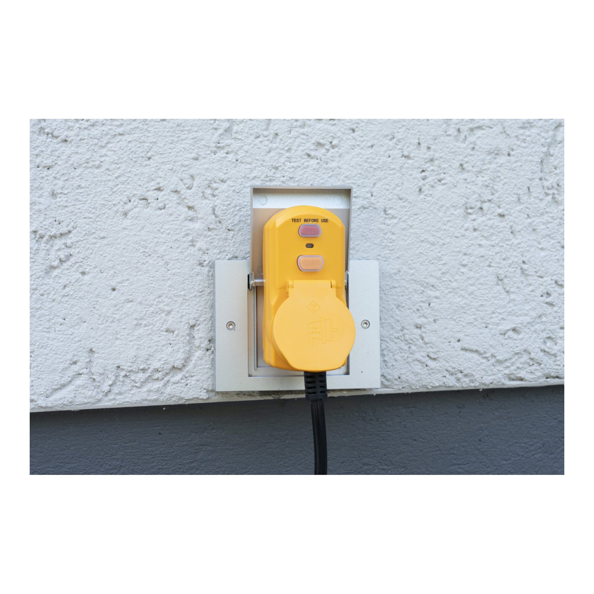 Brennenstuhl Personenschutzstecker Personenschutz-Adapter BDI-A 2 30 IP54