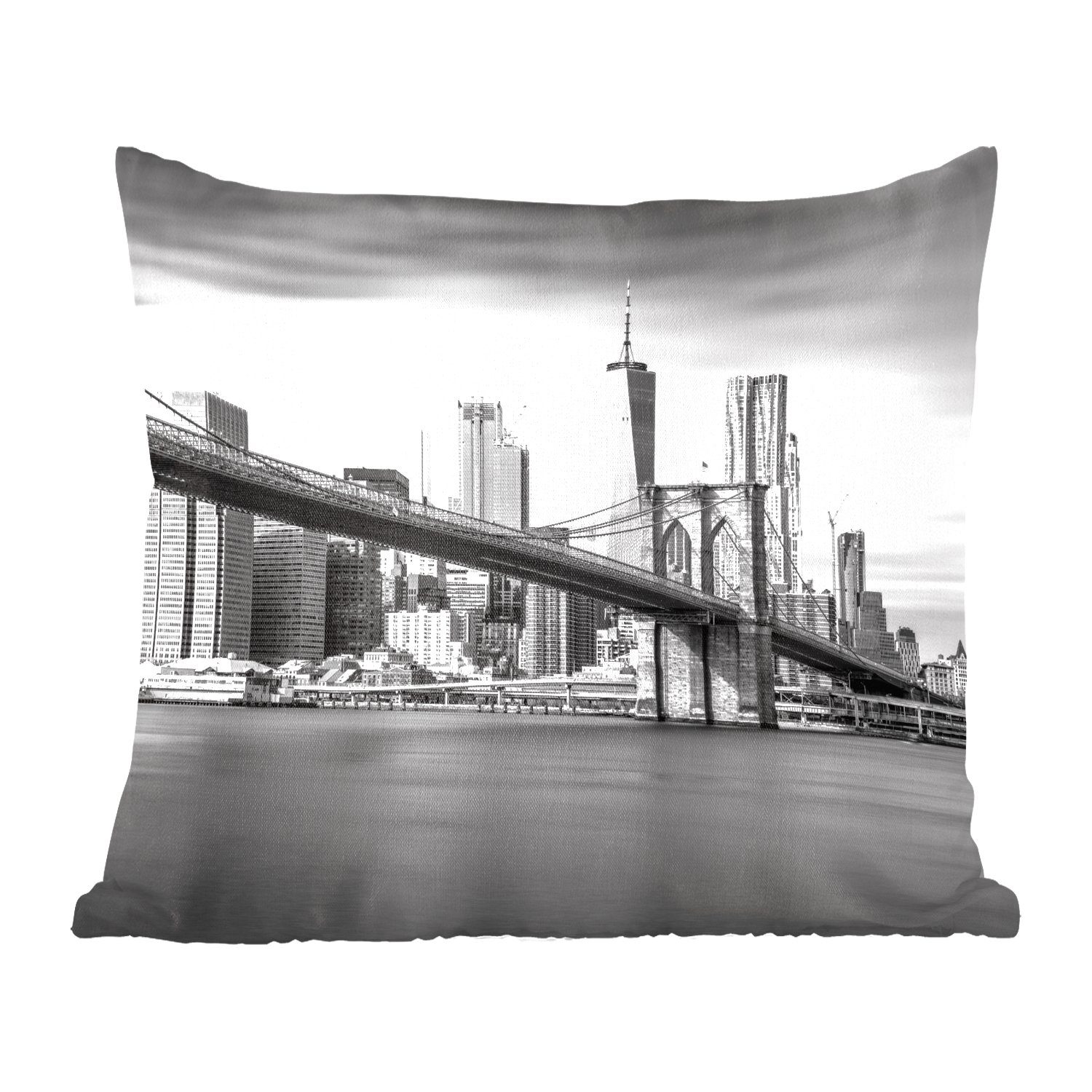 MuchoWow Dekokissen Architektur - New York - Brooklyn Bridge - Wasser - Schwarz und weiß, Zierkissen mit Füllung für Wohzimmer, Schlafzimmer, Deko, Sofakissen