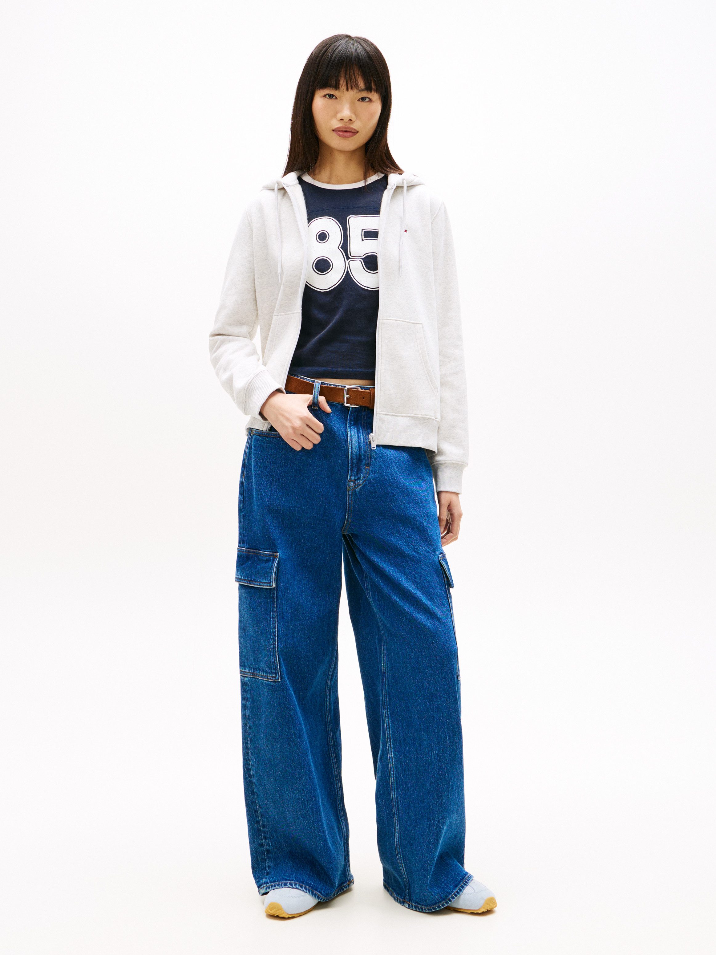 Tommy Jeans Sweatjacke TJW REG S FLAG ZIP THRU mit Logostickerei