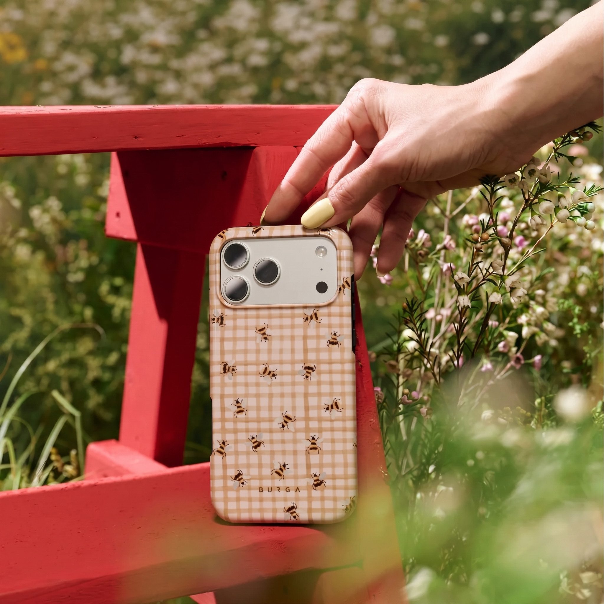 BURGA Backcover Burga Tough Back Cover MagSafe Apple iPhone 14 Pro - Honeycomb