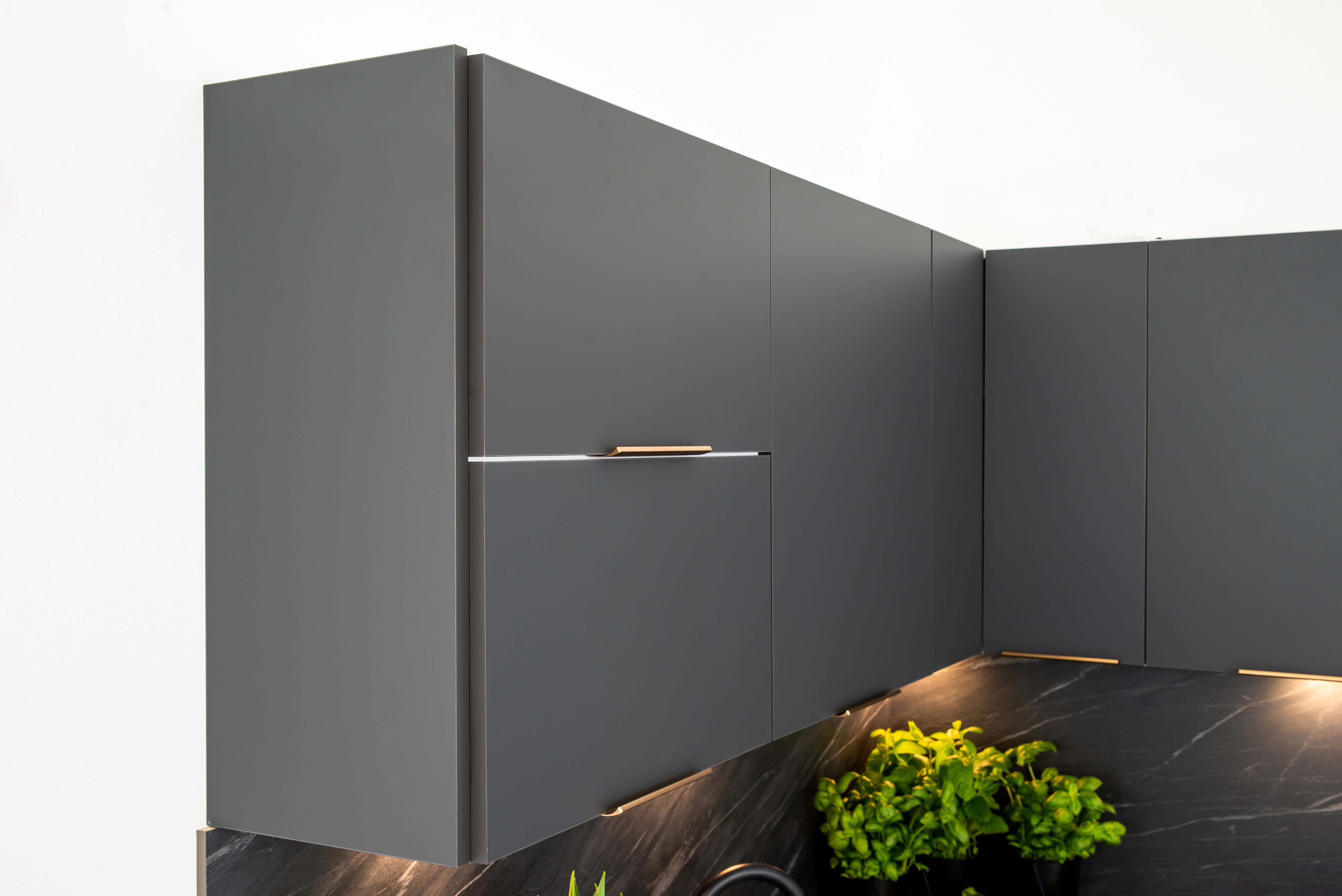 ROYAL24_MARKT Apothekerschrank D15CARGO - Morvex - Elegante Stauraum Idee (Küchen Apothekerschrank, 1-St., Premium - Morvex) Edle Materialien - Stilvolles Design - Hohe Qualität