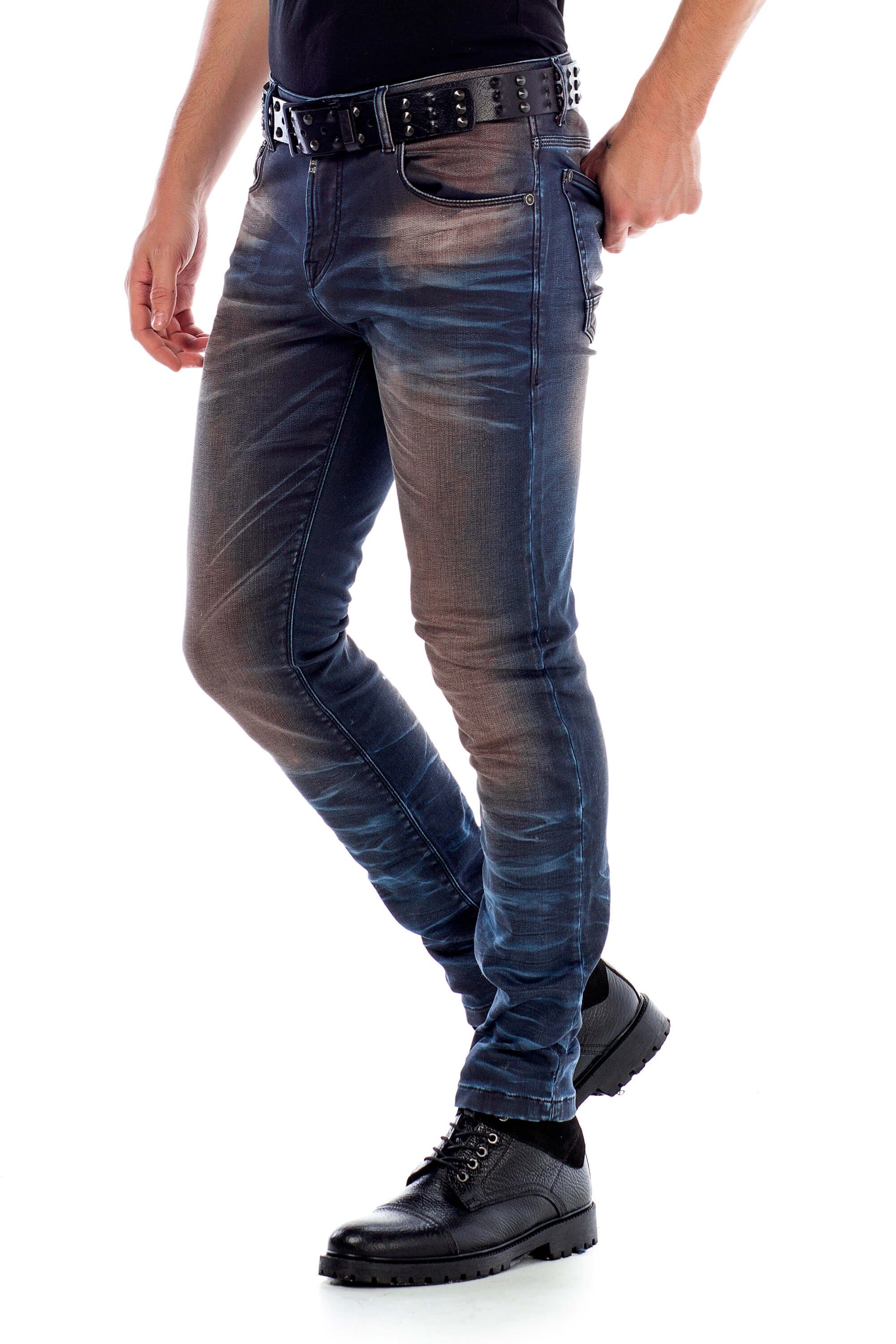 Style in Slim-fit-Jeans Straight im 5-Pocket Cipo Fit & braun Baxx