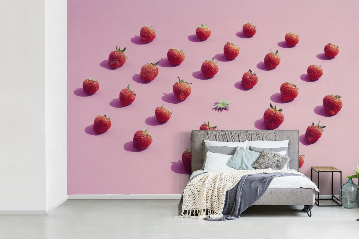 Rosa bedruckt, Schlafzimmer, - Fototapete Wallpaper Tapete Matt, MuchoWow Vinyl Obst, für Kinderzimmer, (6 - St), Wohnzimmer, Erdbeere