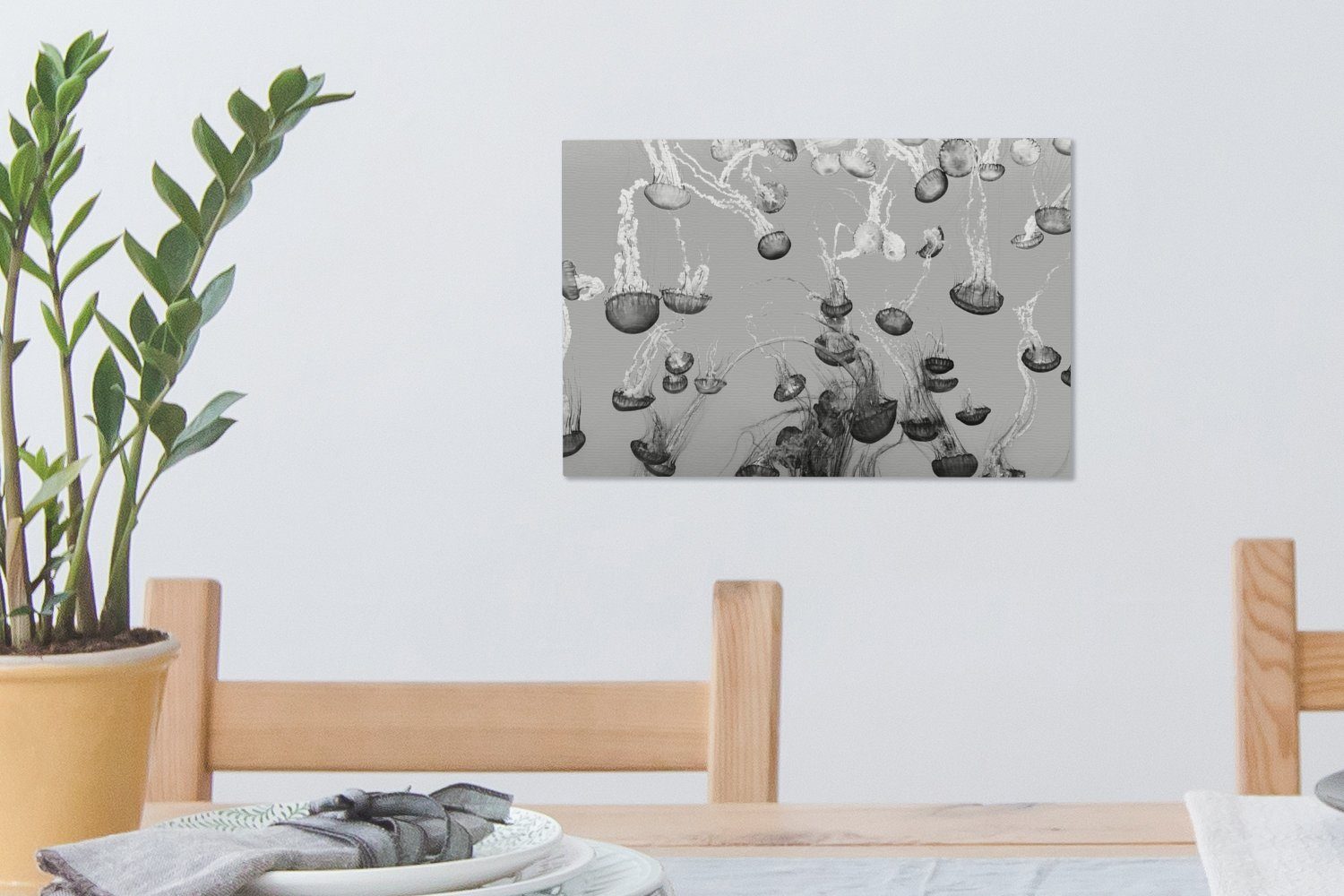 OneMillionCanvasses® Leinwandbild Meer - Aufhängefertig, Leinwandbilder, - Schwarz Weiß, Wandbild cm - Wanddeko, Qualle 30x20 St), (1