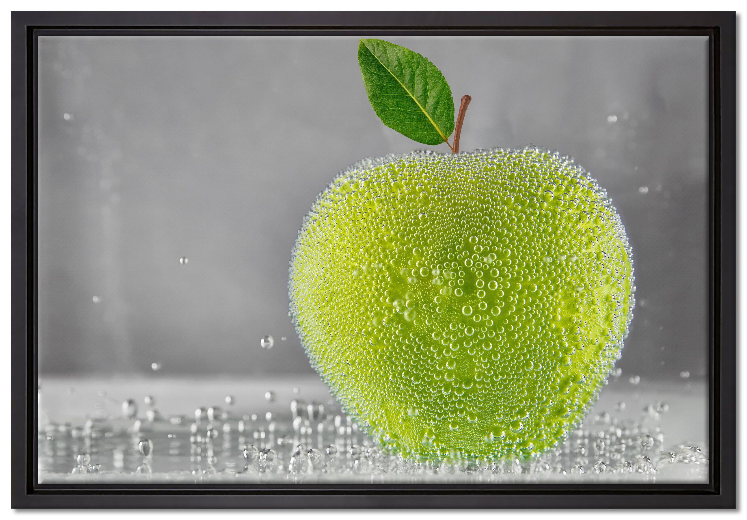Pixxprint Leinwandbild Grüner leckerer Apfel im Wasser, Wanddekoration (1 St), Leinwandbild fertig bespannt, in einem Schattenfugen-Bilderrahmen gefasst, inkl. Zackenaufhänger
