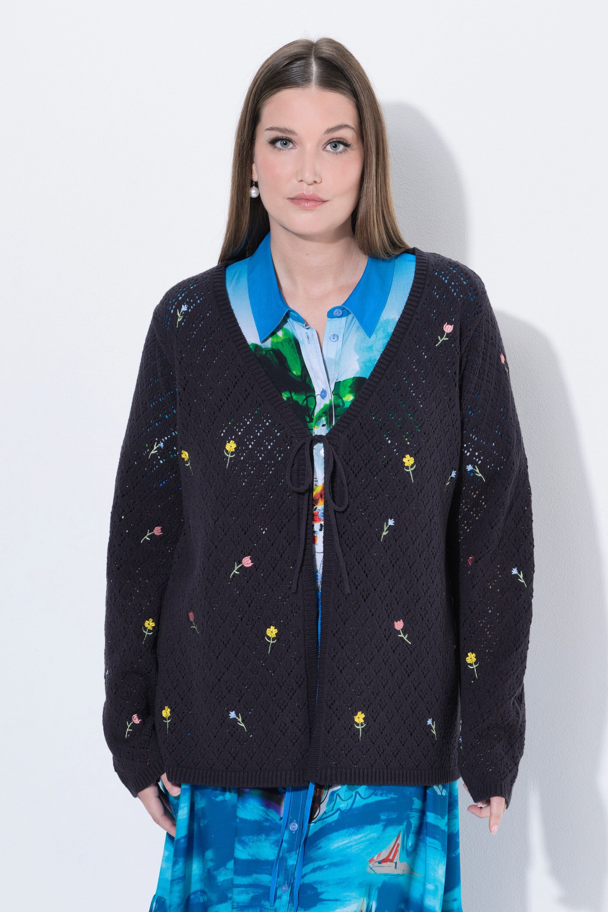 Ulla Popken Strickjacke Strickjacke Stickblüten V-Ausschnitt Langarm