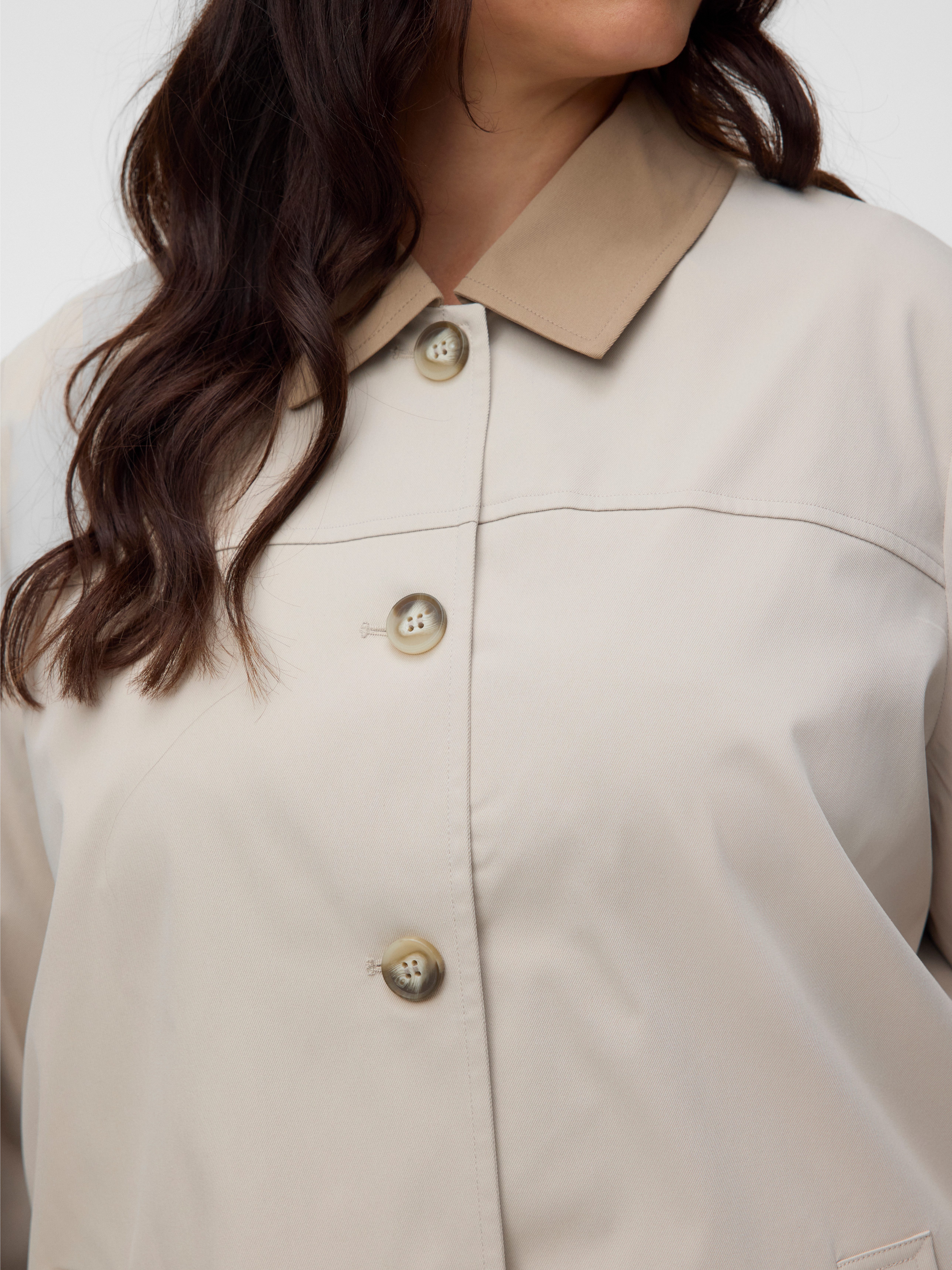Vero Moda Curve Kurzjacke VMCCHELSEAPOPPY SHORT JACKET CUR Kunstfaser