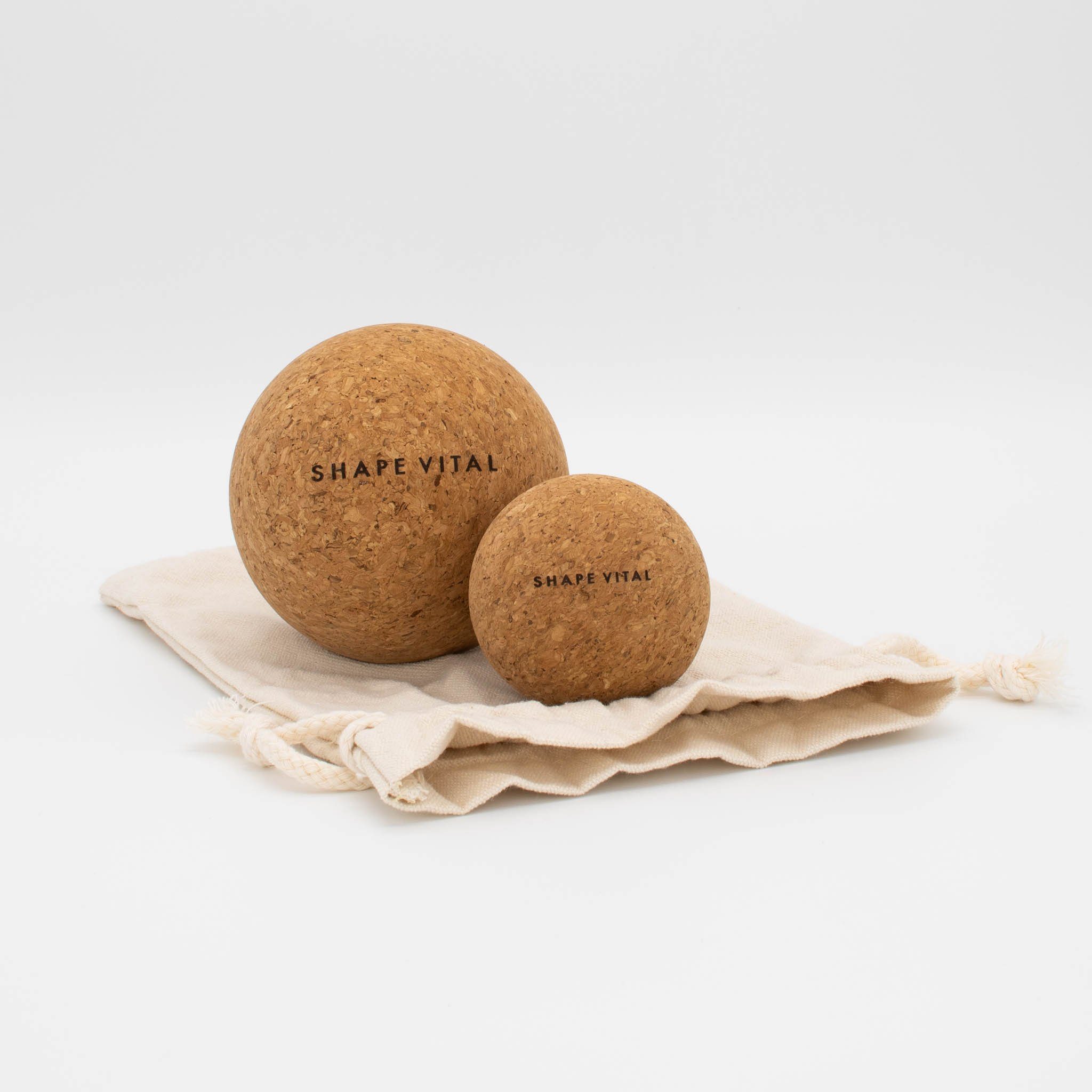 shapevital.de Massageball Faszienball Set aus Naturkork zur Lösung von Muskelverspannungen, Set 2-tlg., nachhaltiges Material, perfekt für Selbstmassage, inkl. Jute Beutel