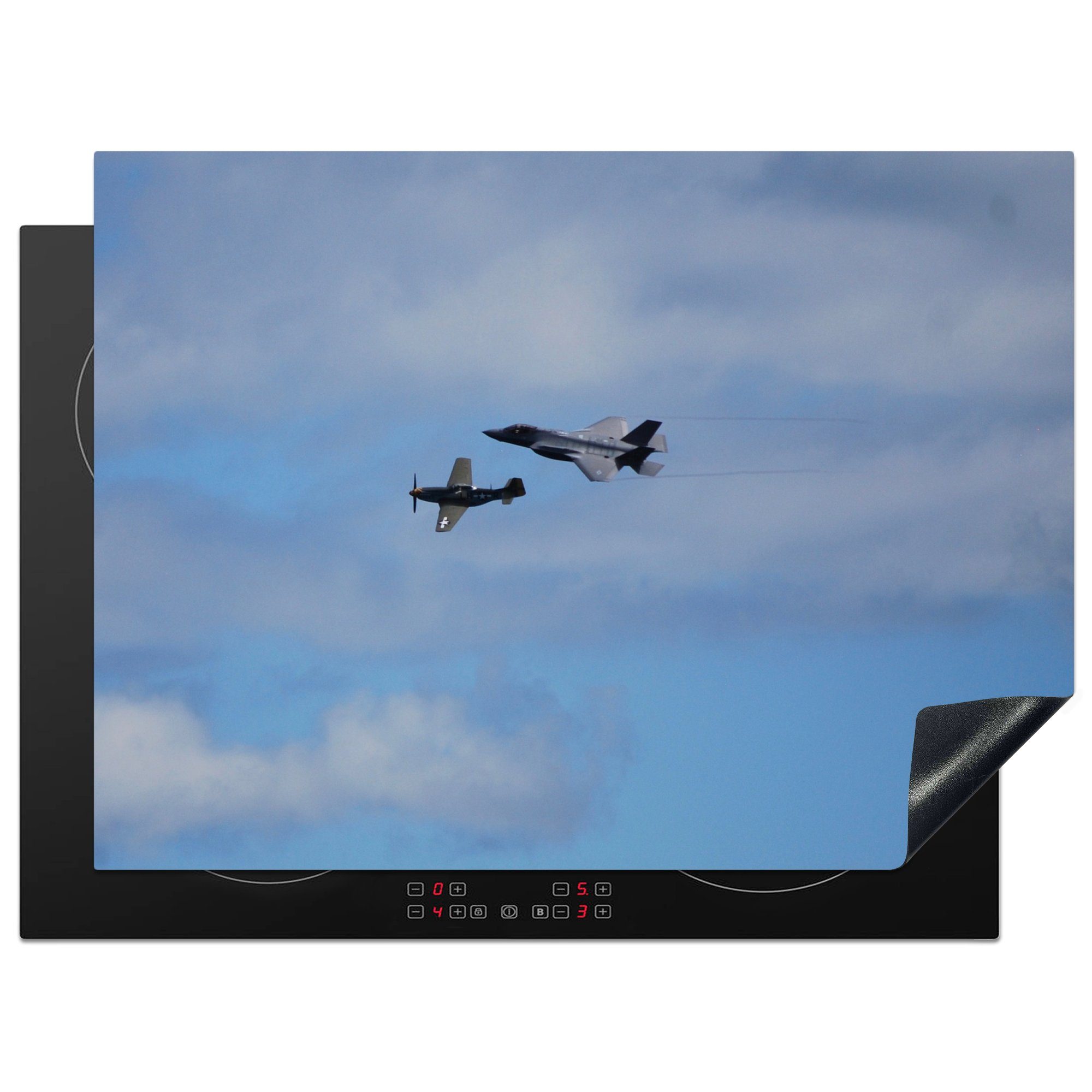 MuchoWow Herdblende-/Abdeckplatte neben Militärflugzeug, cm, nutzbar, tlg), 70x52 Vinyl, fliegt Arbeitsfläche (1 Propellerflugzeug Ceranfeldabdeckung Mobile Ein einem