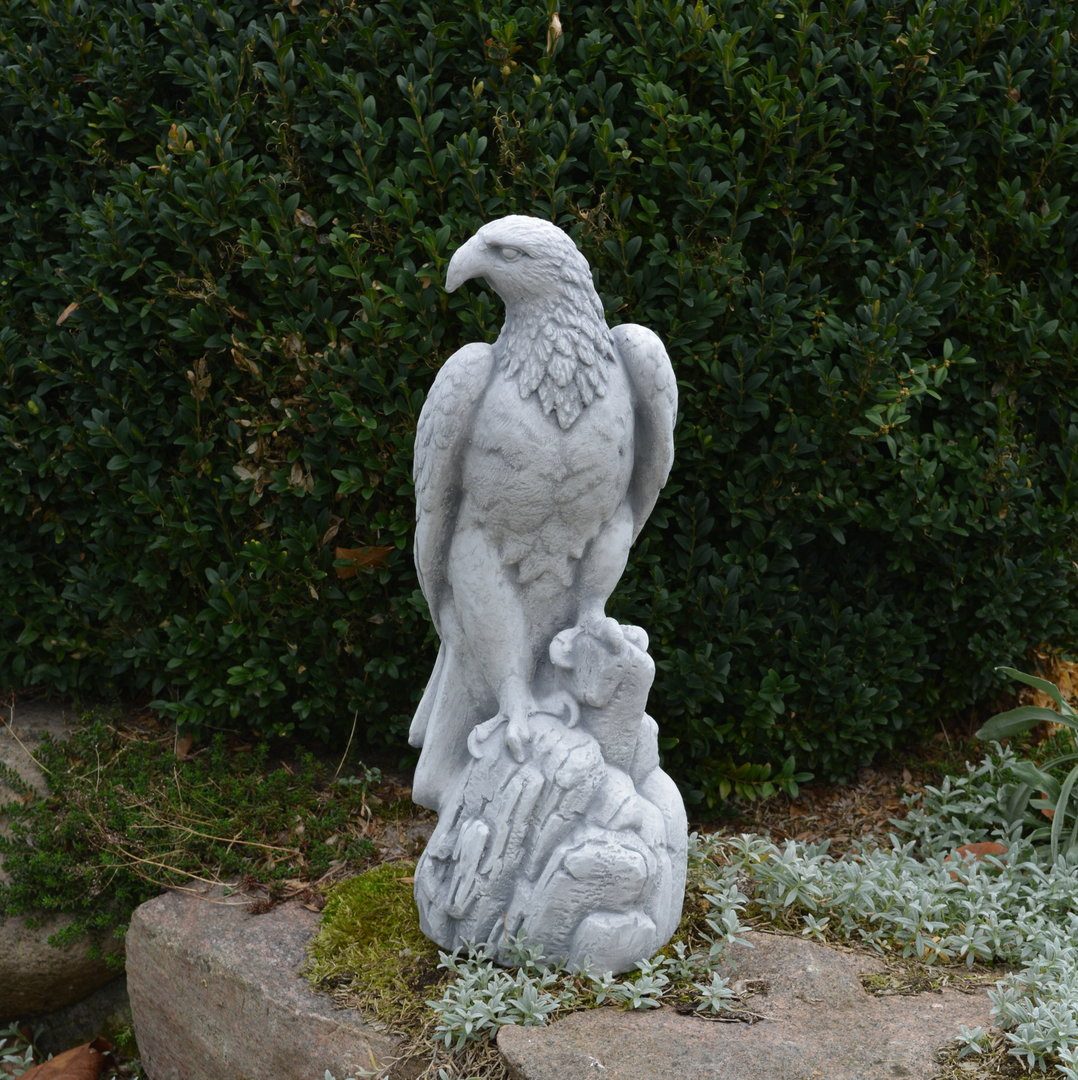 gartendekoparadies.de Gartenfigur Mächtiger Adler, Steinfiugr, H. 50 cm, 14 kg, Frostsicher