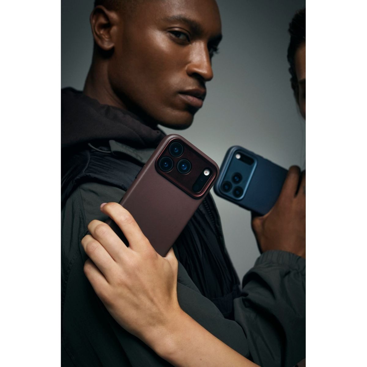 DECODED Leather Backcover iPhone 17 Pro Chocolate