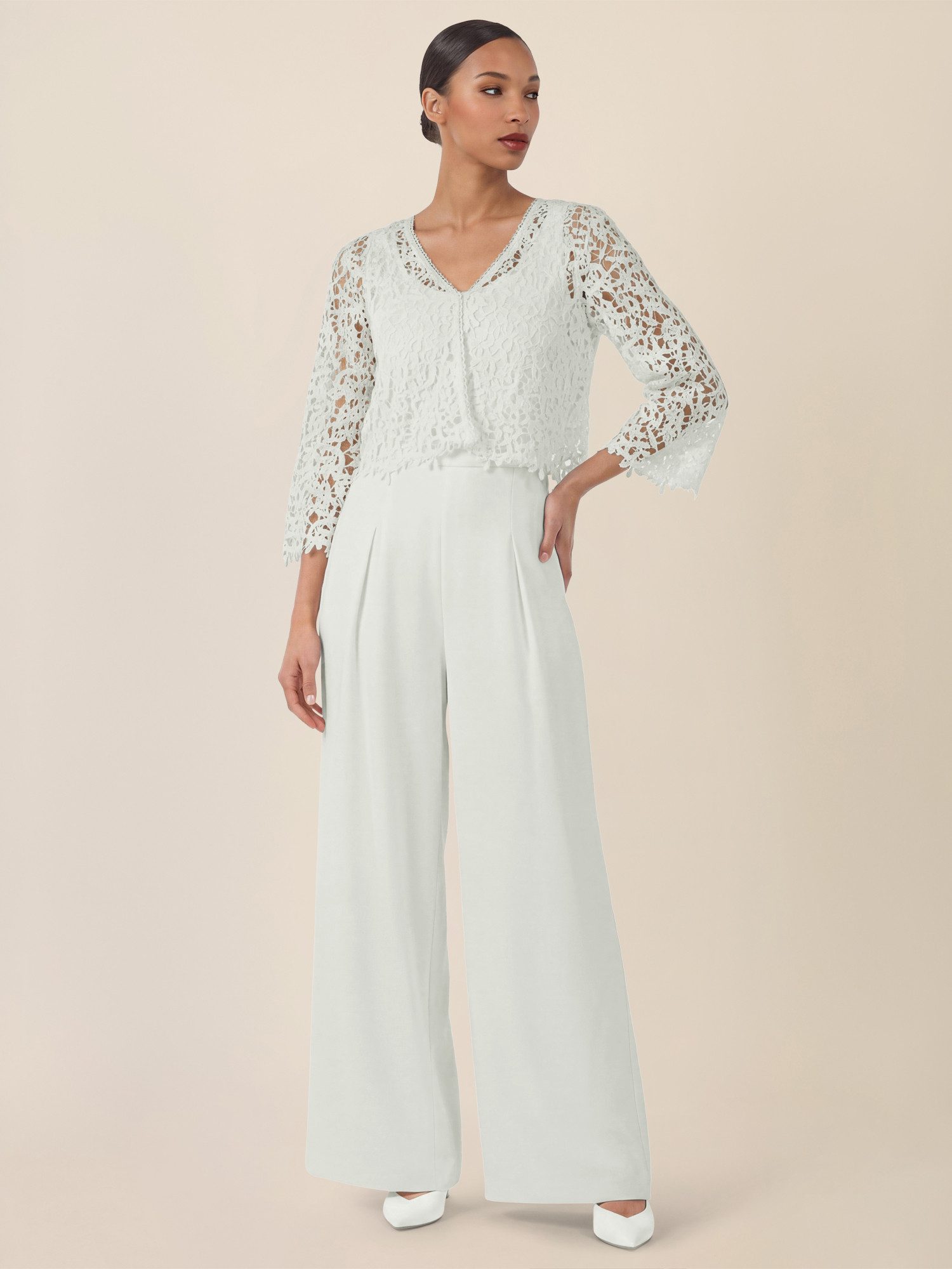 Apart Jumpsuit mit Spitzenjäckchen und weitem Bein günstig online kaufen