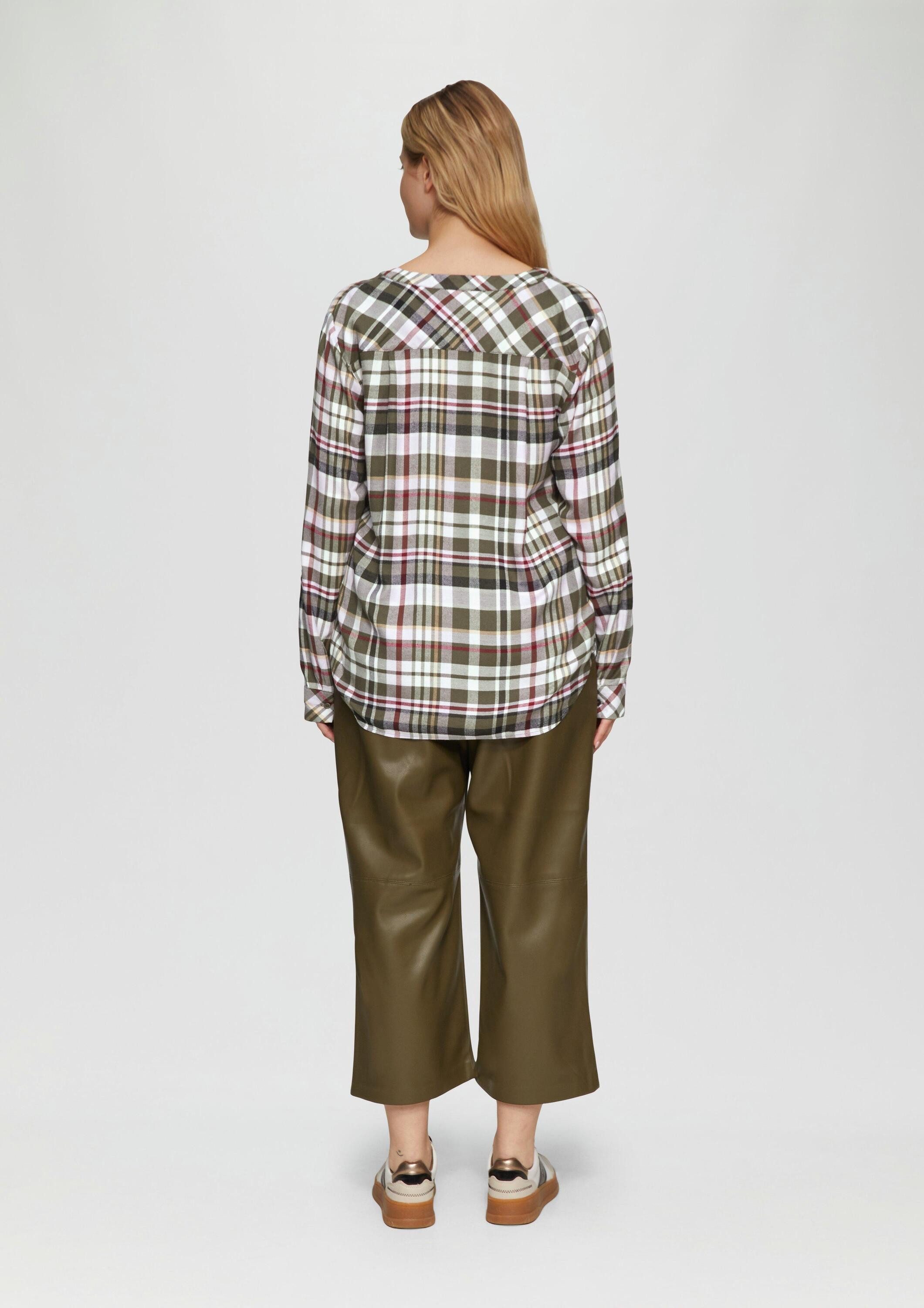 s.Oliver Langarmbluse Bluse Karierte Bluse aus Viskosemix und Krempel-Detail