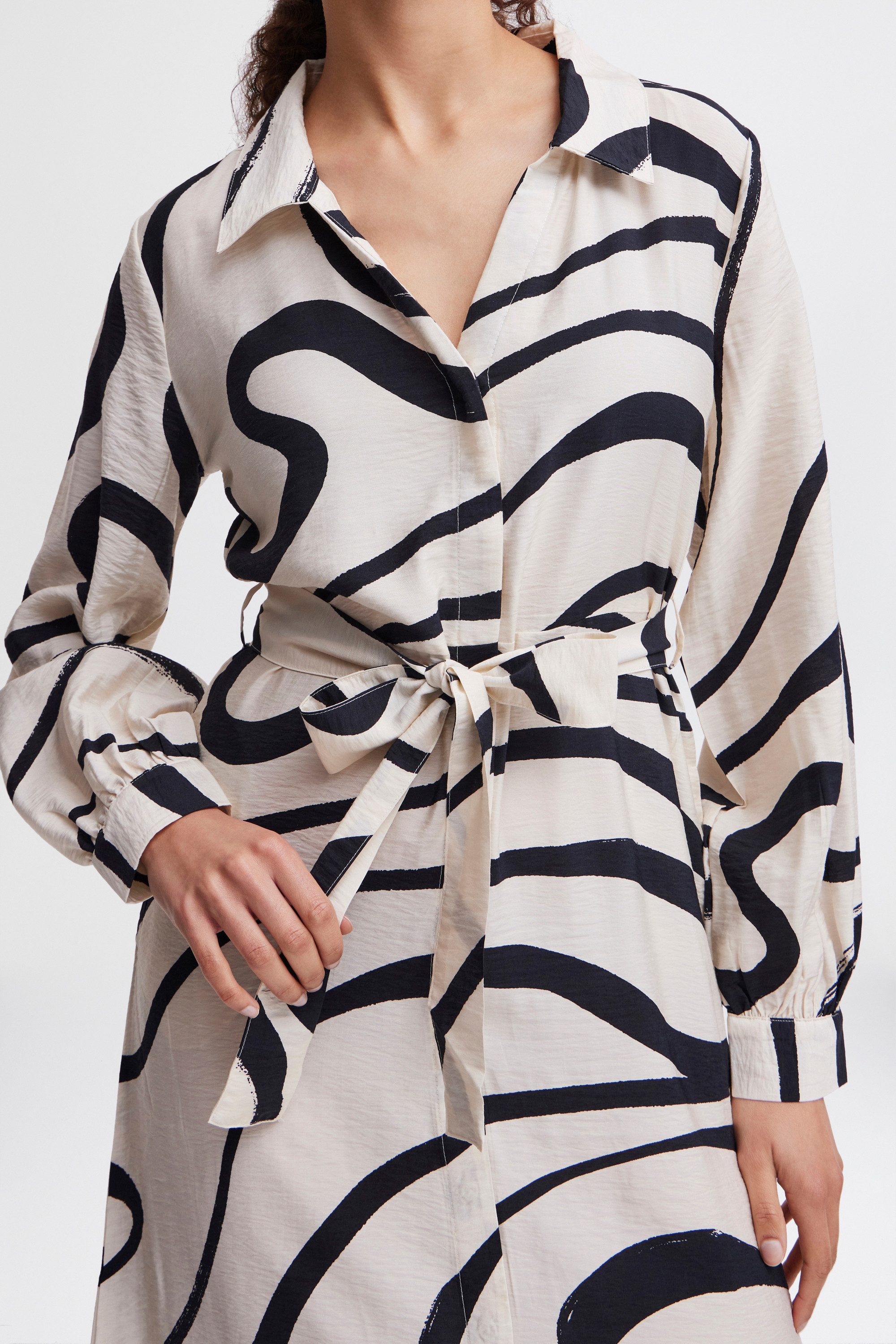 b.young Blusenkleid Kleid BYIBINE