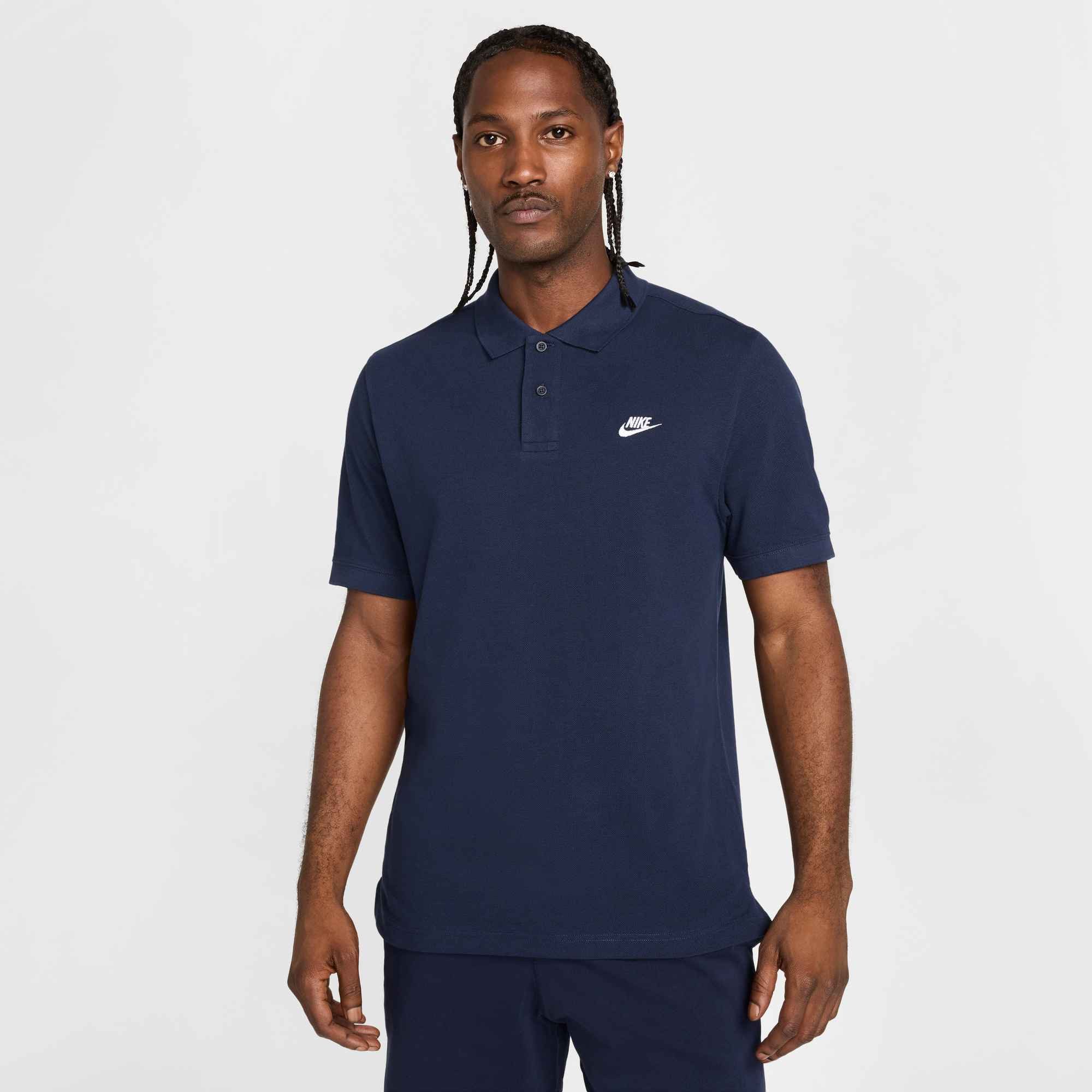 Nike Sportswear Poloshirt M NK CLUB SS POLO PIQUE gerade Passform, kurze Ärmel, 2-Knopf-Kragen, sportlicher Stil