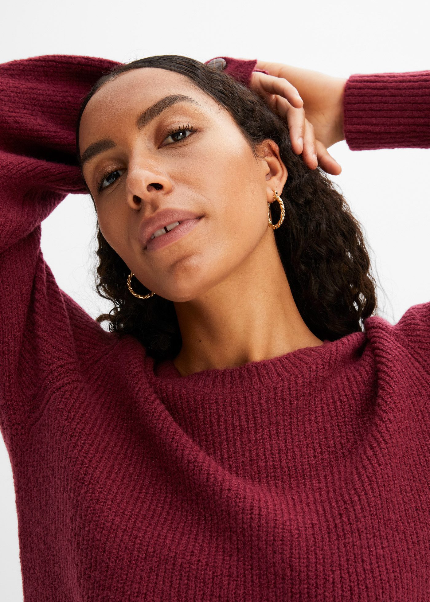 bonprix Longpullover mit dekorativen Knöpfen, mit Rundhalsausschnitt