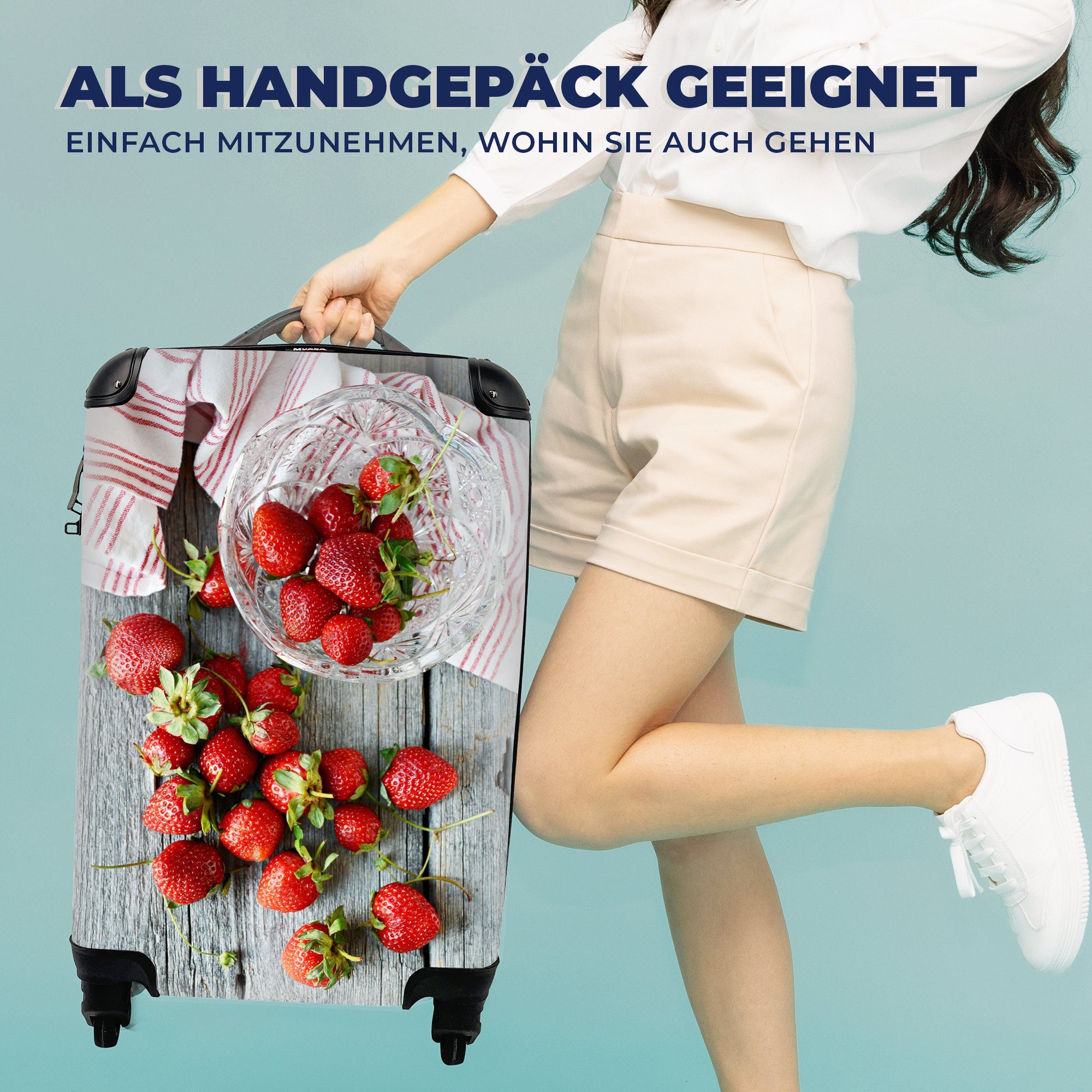 Reisetasche Trolley, Reisekoffer Ferien, mit Handgepäckkoffer Handgepäck - Rollen, MuchoWow 4 Erdbeere rollen, Tisch, Glas - für