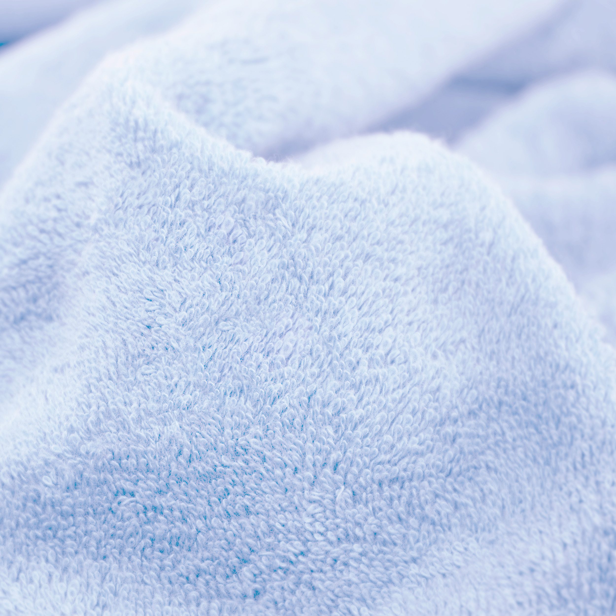 Möve Waschhandschuh Superwuschel 100% Premium Cotton Baumwolle, Walkfrottier (1-St), mit Biesenbordüre und praktischem Kordelaufhänger, einfarbig, weich – Bild 2 von 5