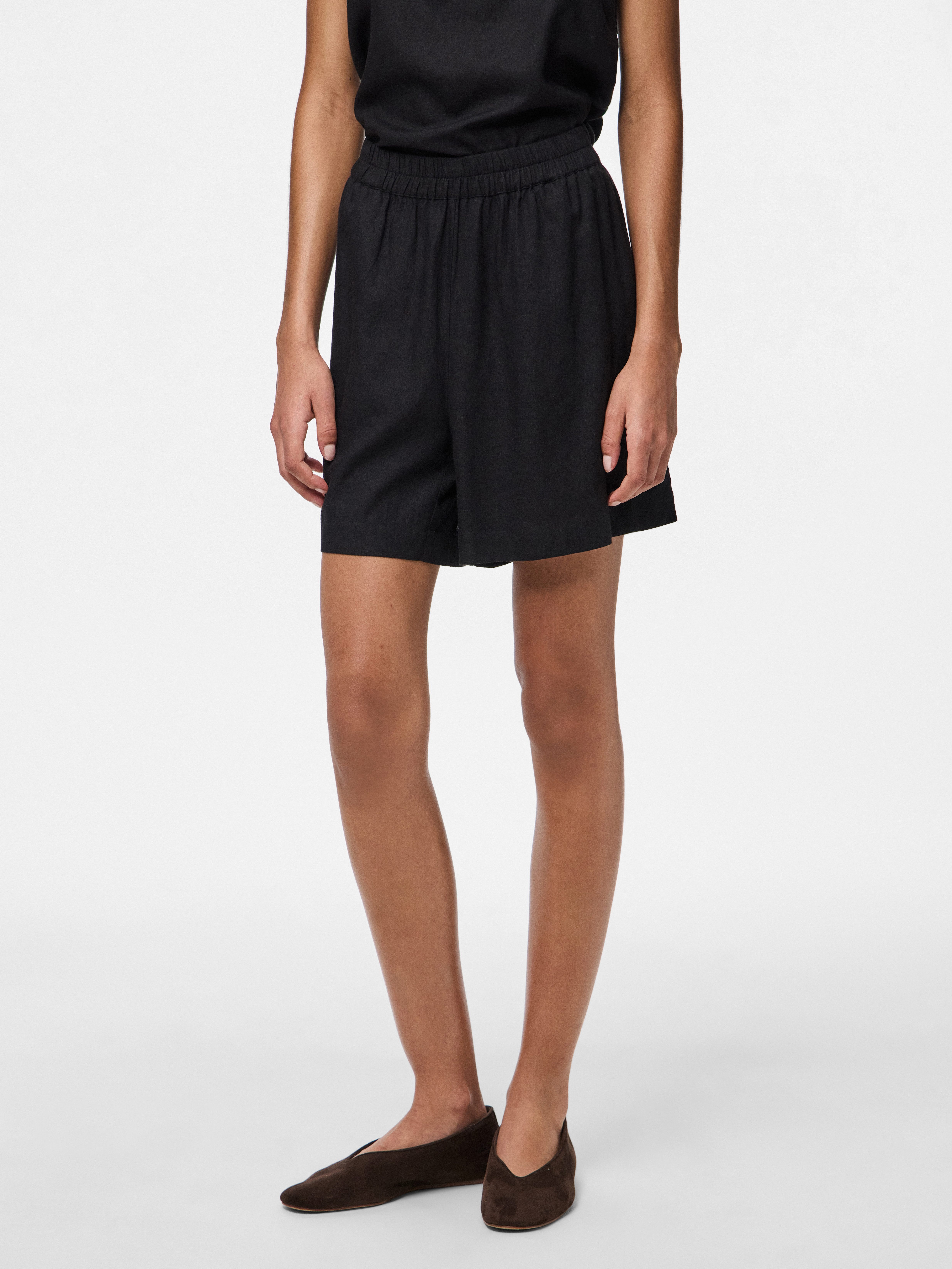 pieces Shorts PCPIA MW SHORTS WVN günstig online kaufen