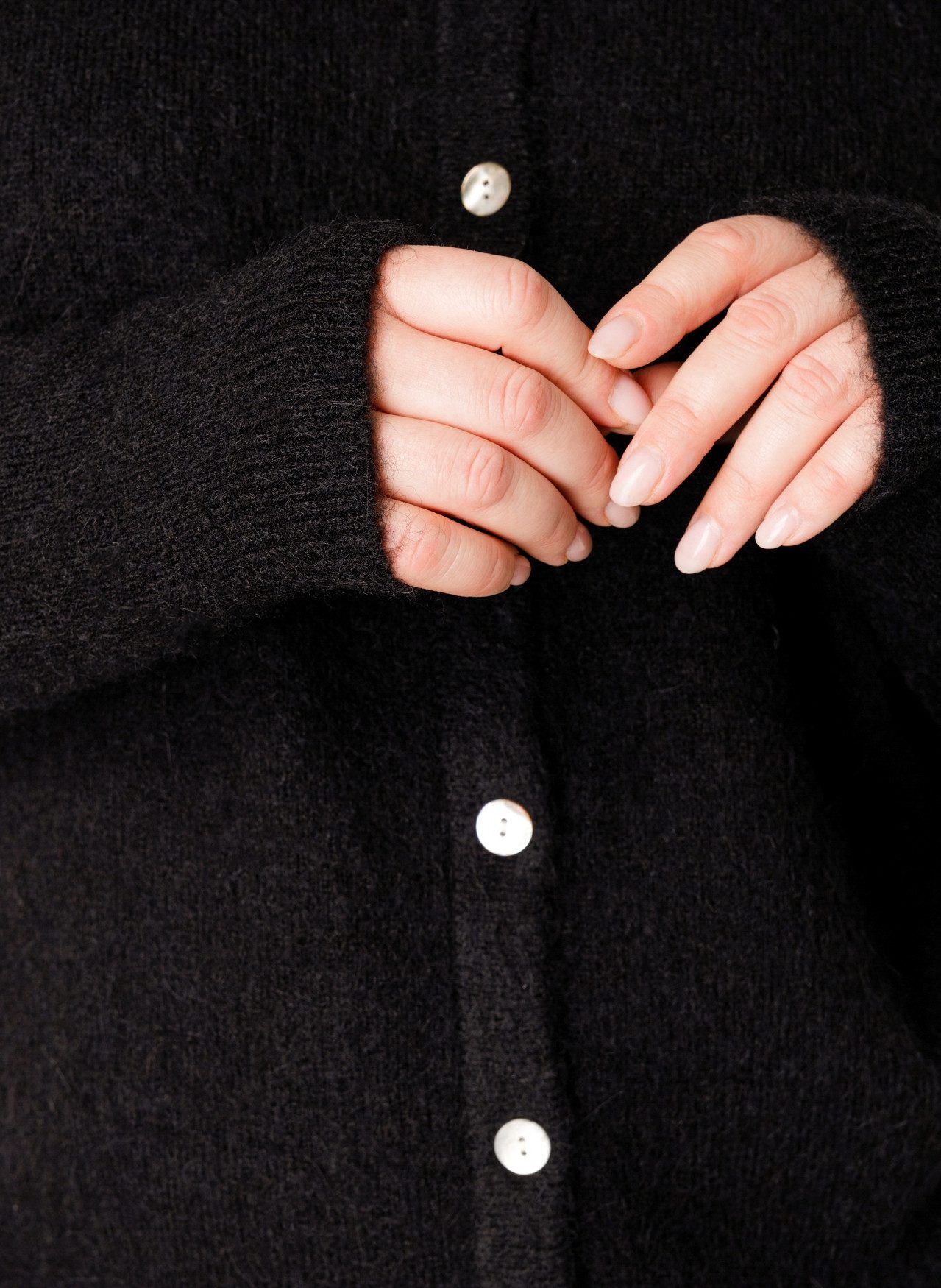 Base Level Curvy Cardigan Yulia mit Woll-Anteil und Knopfleiste