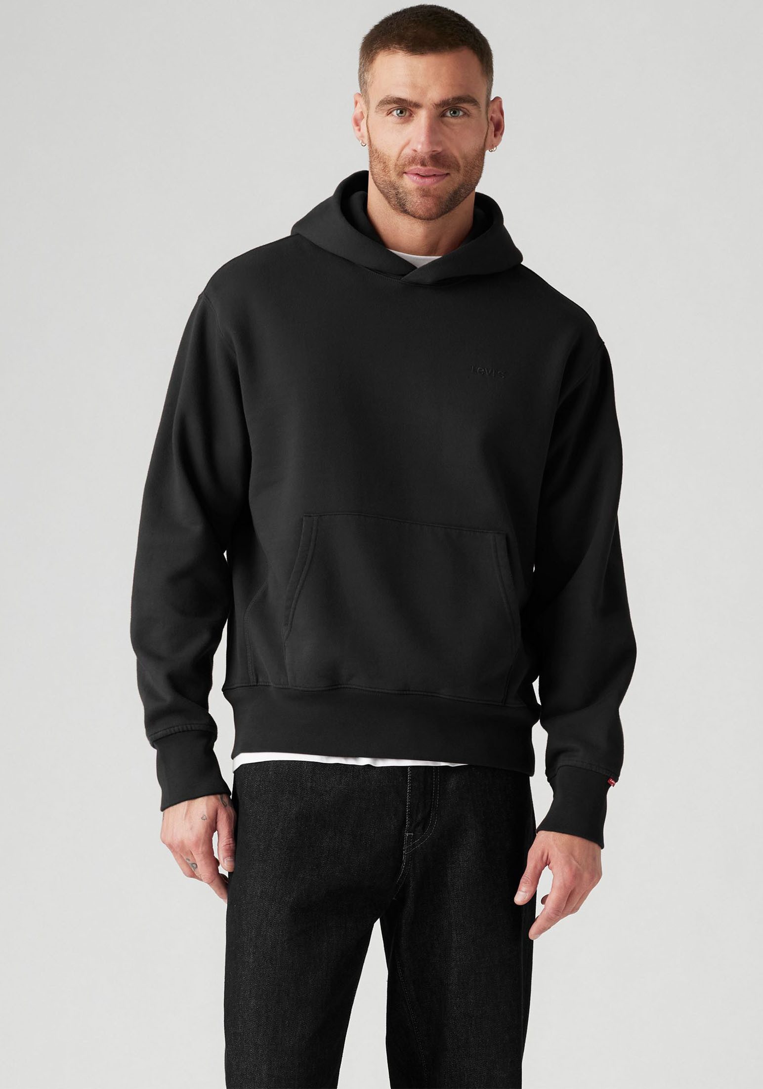 Levi's® Hoodie THE AUTHENTIC HOODIE mit kleiner Ton-in-Ton Logostickerei auf der Brust