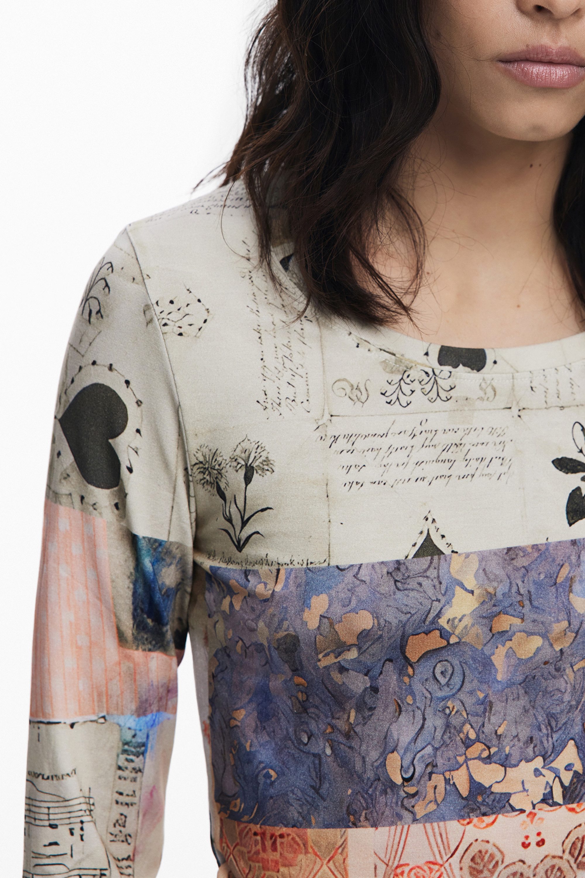 Desigual T-Shirt Beiges Langarmshirt für Damen mit Fantasiemuster
